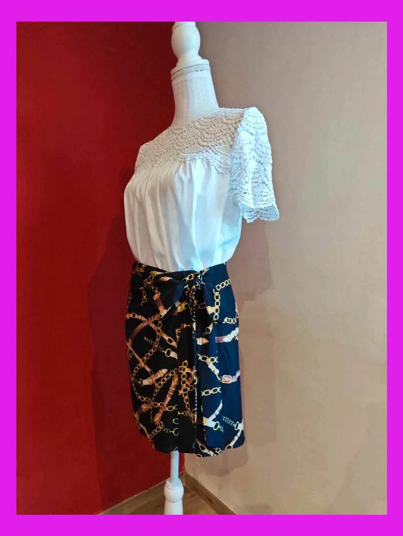 🌺 Bonita minifalda negra con estampado de cadenas cruzada con lazo lateral – Vintage – taille M / 38 / 10 3