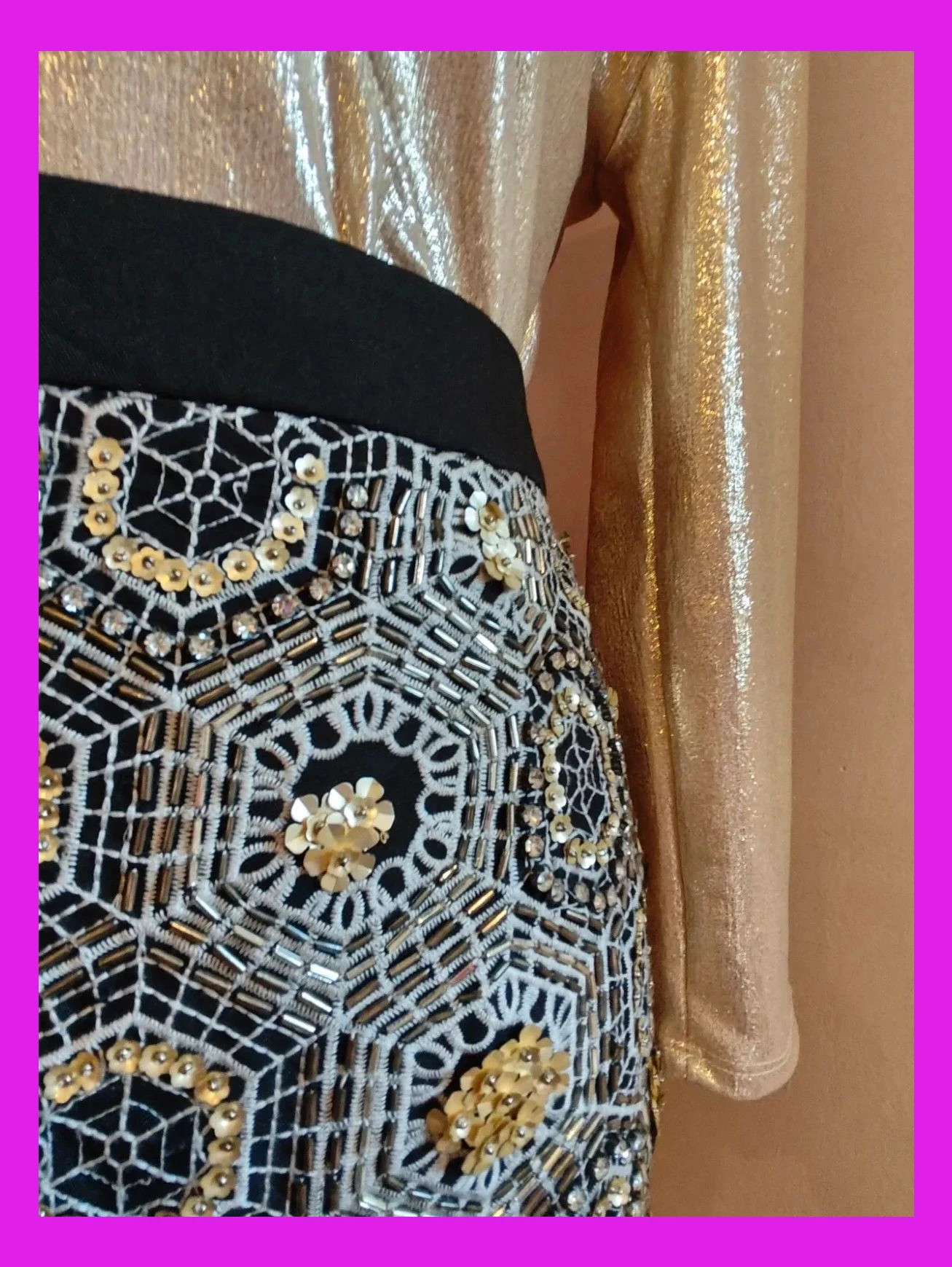 🌺 Original y elegante minifalda con frente bordado en beige con lentejuelas, abalorios y brillantes – Sister Jane – taille L / 40 / 12 5