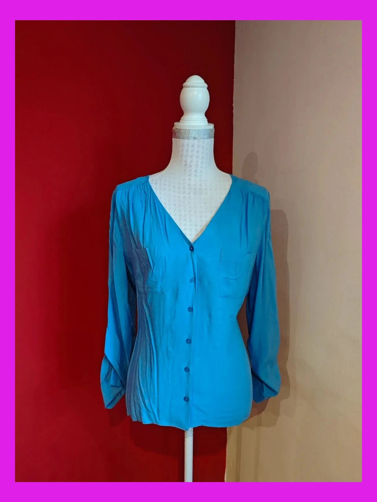 🌺Camisa básica azul con mangas ajustables, talla L
