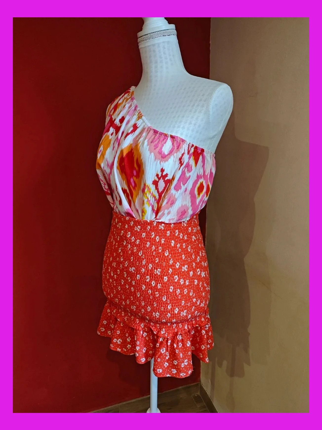 🌺 Minifalda roja con flores blancas de punto de abeja y volante en el bajo – Bershka – taille M / 38 / 10 2