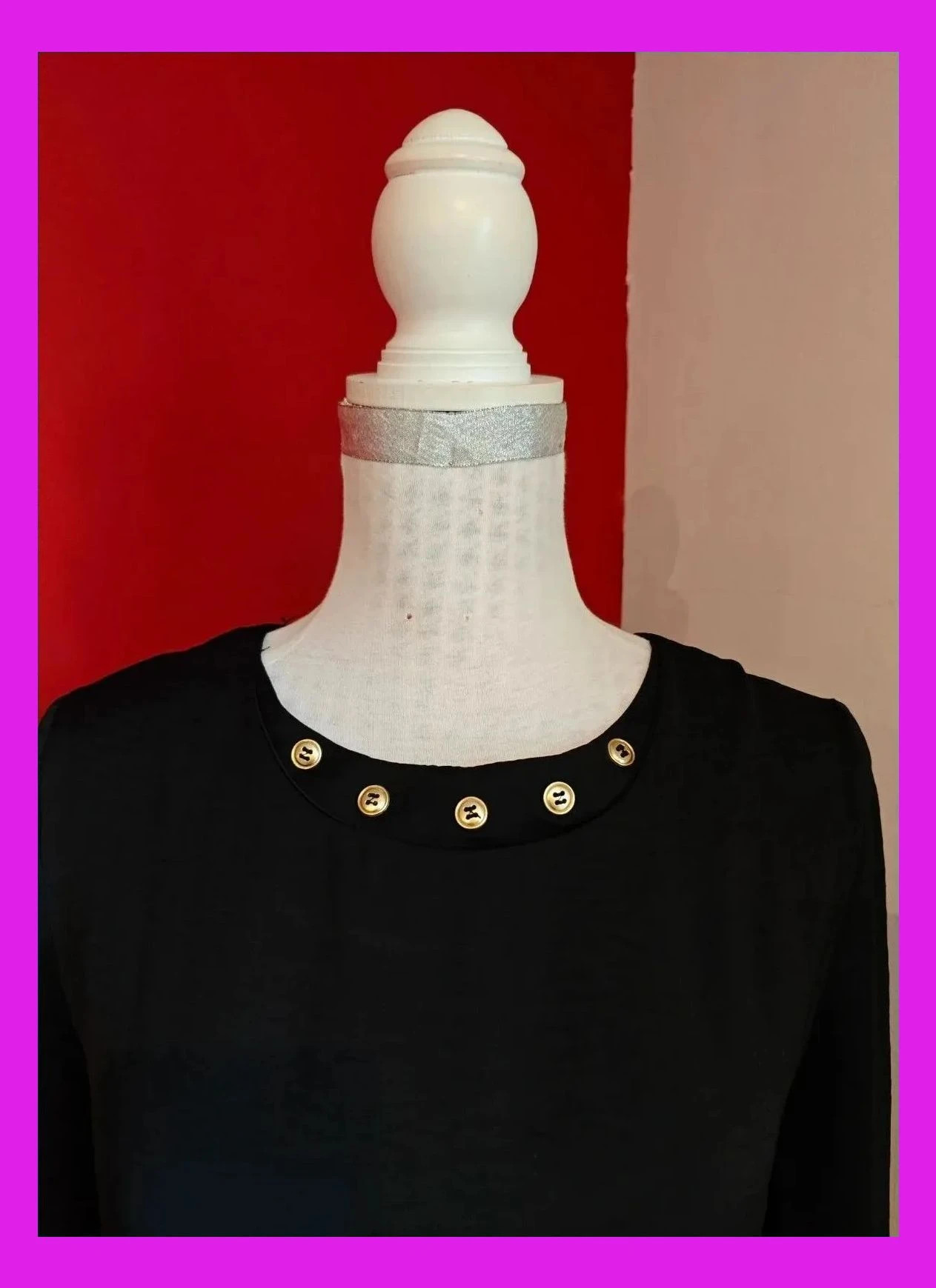 🌺Blusa negra con botones dorados en cuello y pasamanería dorada en bajo, talla M – Festa – taille M / 38 / 10 5