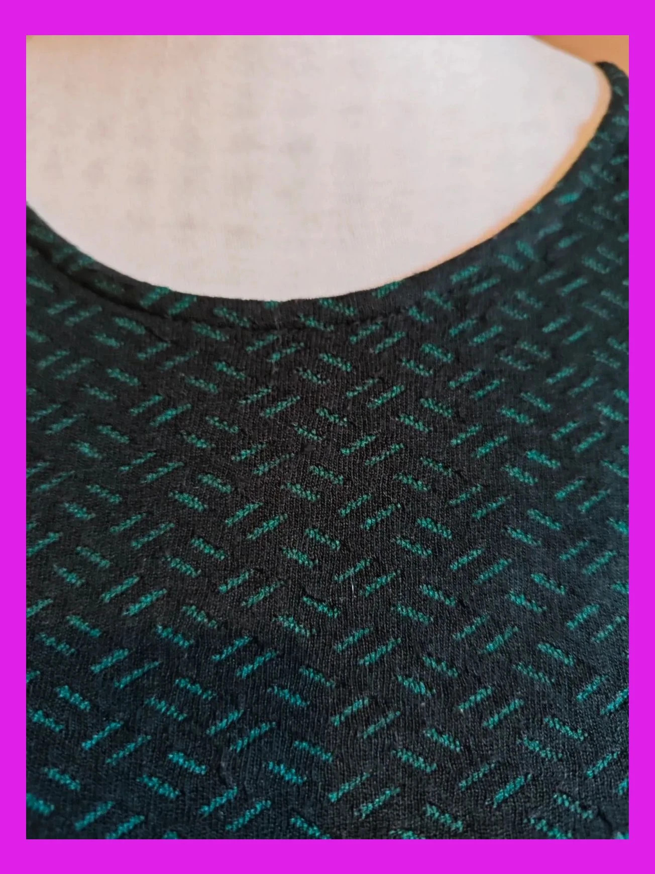 🌺 Elegante conjunto de falda y top negro con pintas verdes, de Trucco – Trucco – taille M / 38 / 10 5