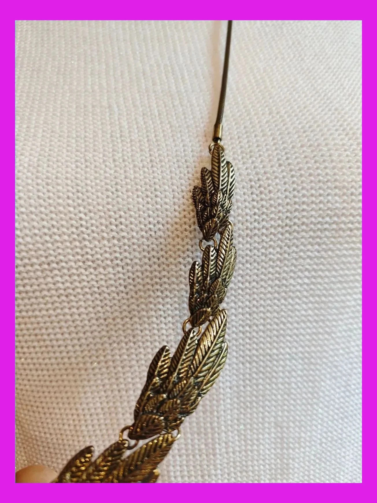 🌺 Precioso collar vintage largo dorado envejecido con hojas grabadas – Vintage Dressing 4