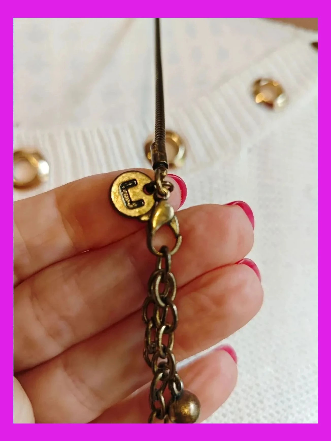 🌺 Precioso collar vintage largo dorado envejecido con hojas grabadas – Vintage Dressing 5