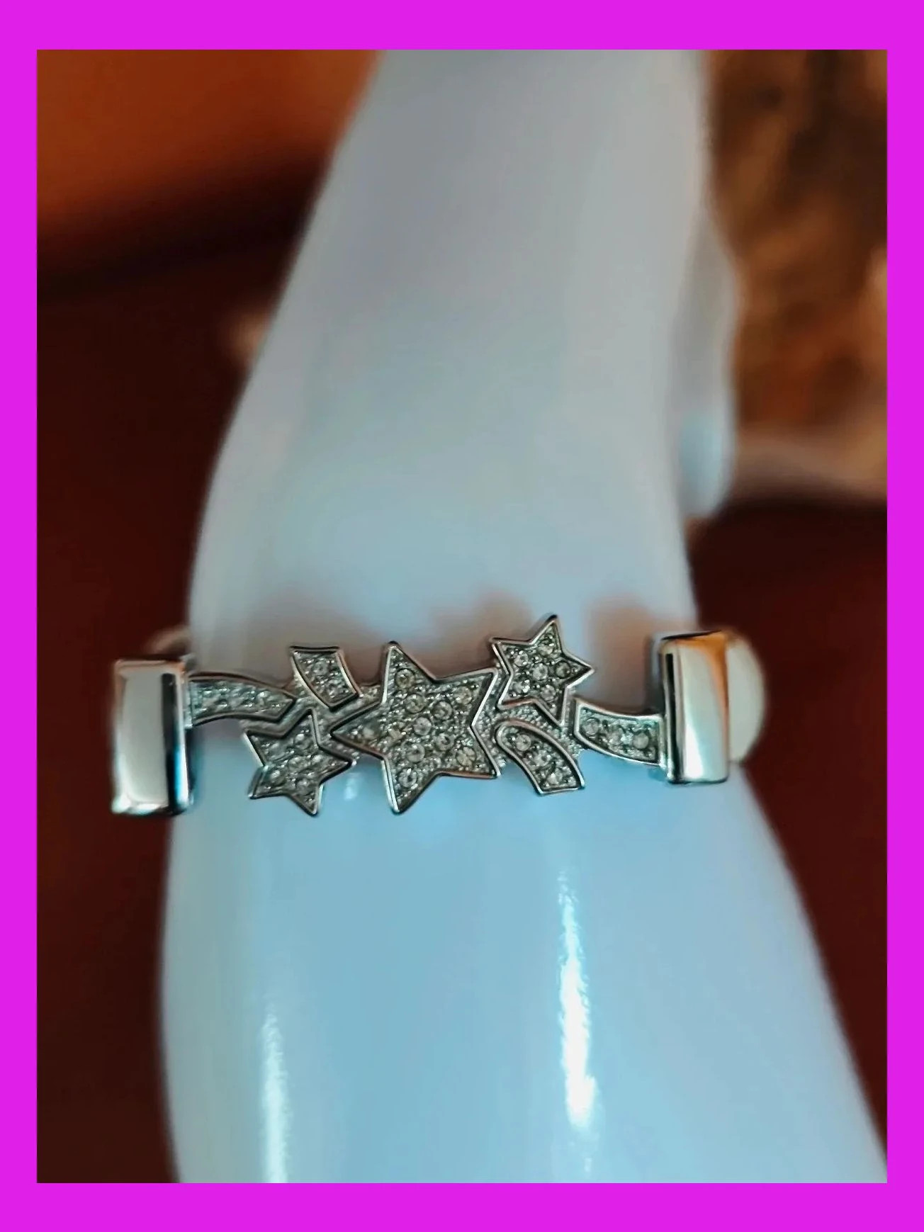 🌺Pulsera de piel blanca con pieza de acero inoxidable libre de níquel con estrellas y brillantitos – Vera Pelle 3