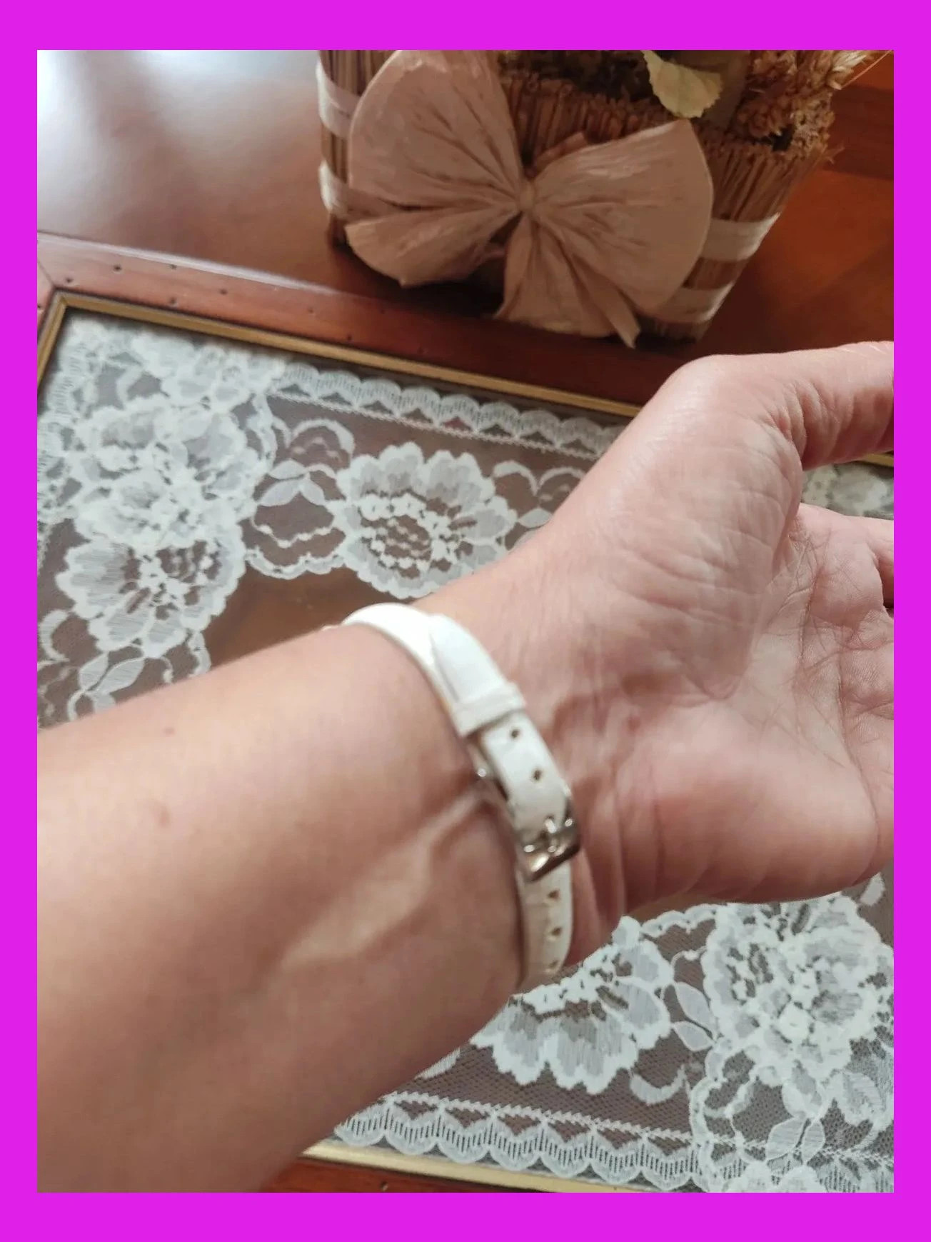 🌺Pulsera de piel blanca con pieza de acero inoxidable libre de níquel con estrellas y brillantitos – Vera Pelle 4