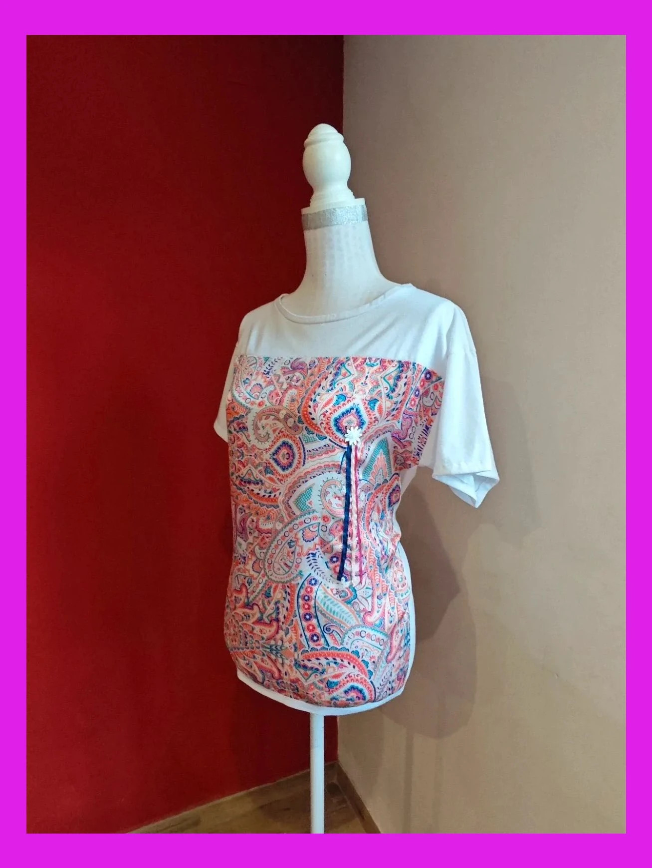 🌺 Camiseta blanca con raso multicolor delante y detalle de cintas y margarita – Urban By Venca – taille XL / 42 / 14 2