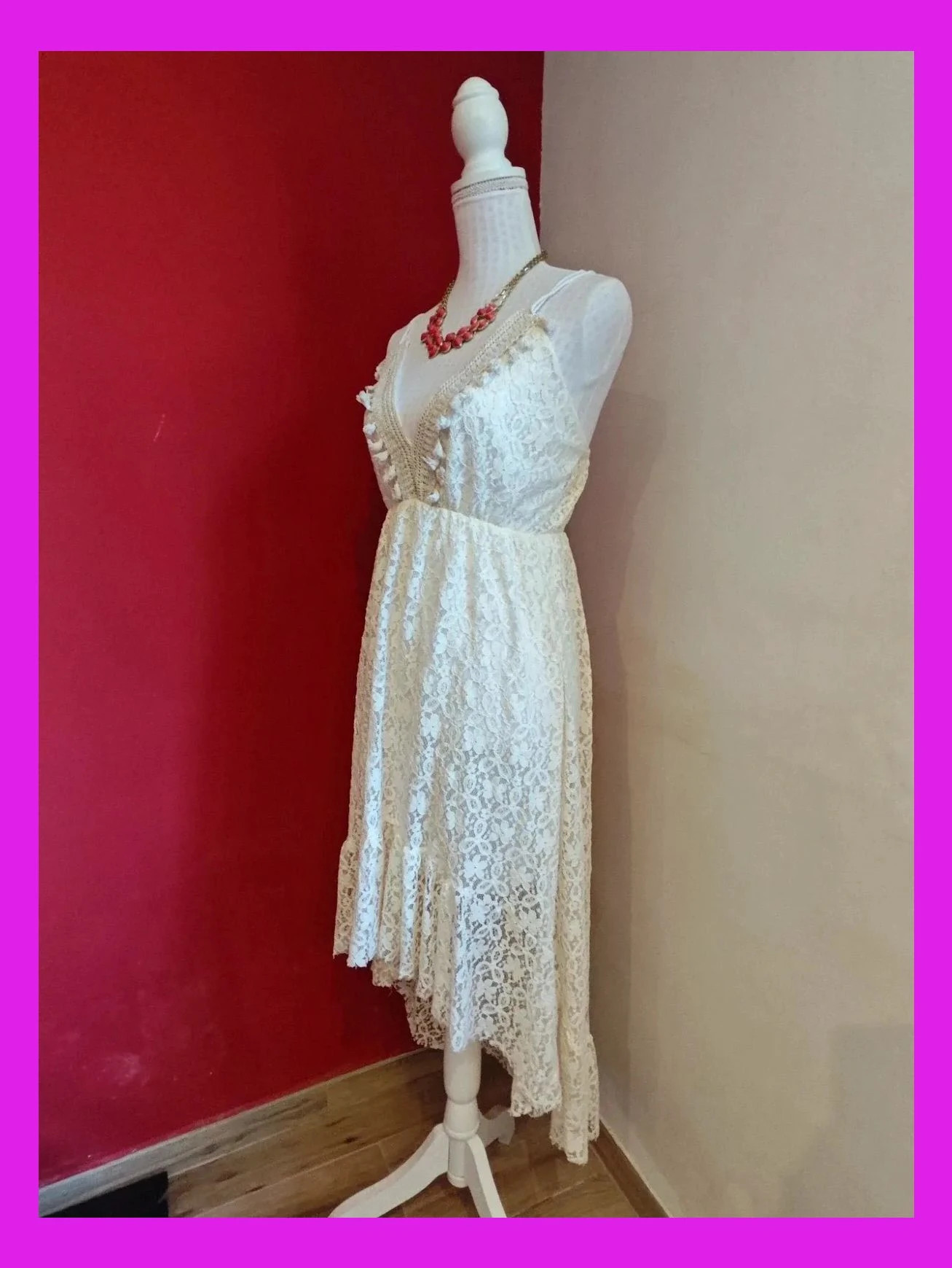 🌺Precioso vestido de blonda tono crema con bajo asimétrico – New Collection – taille XL / 42 / 14 3