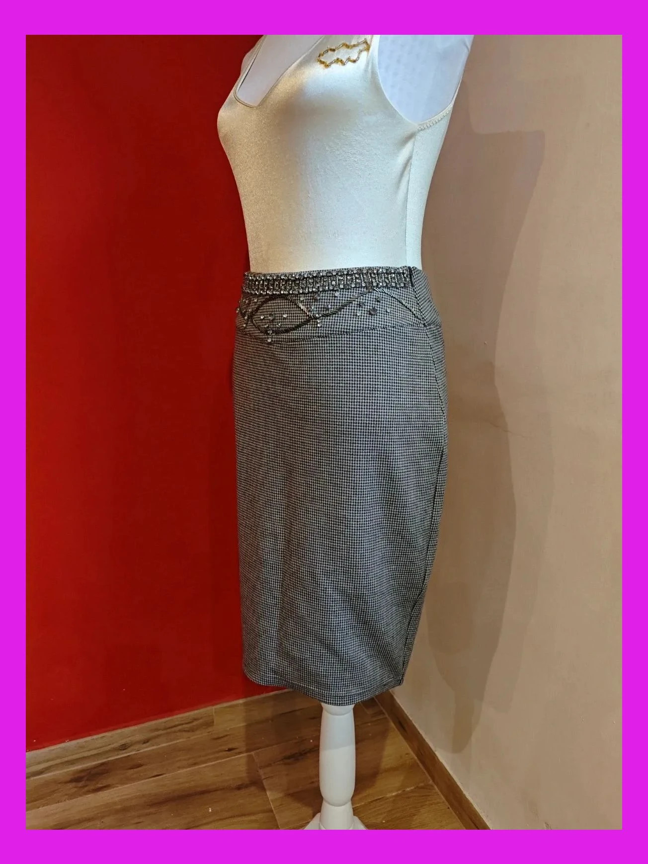 🌺 Bonita falda entallada con estampado pata de gallo con brillantes cosidos en cintura, talla M – Strena – taille M / 38 / 10 3