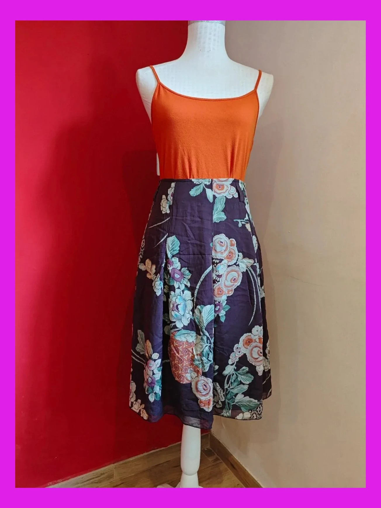🌺 Preciosa falda de seda marrón con estampado floral