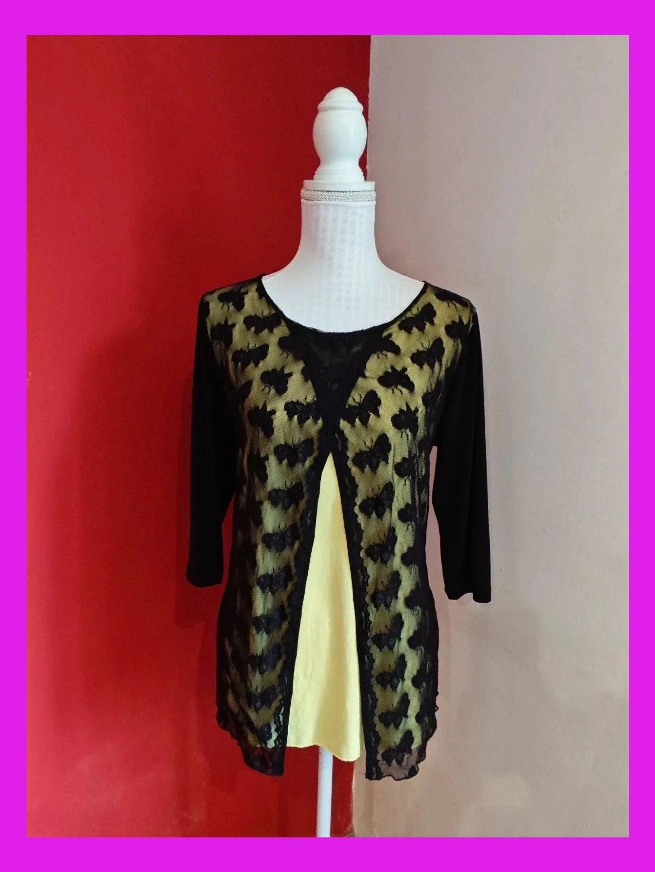 🌺Blusa efecto doble con solapas de gasa negra con mariposas y camiseta amarilla debajo – Antonella raxxoli – taille XXL / 44 / 16