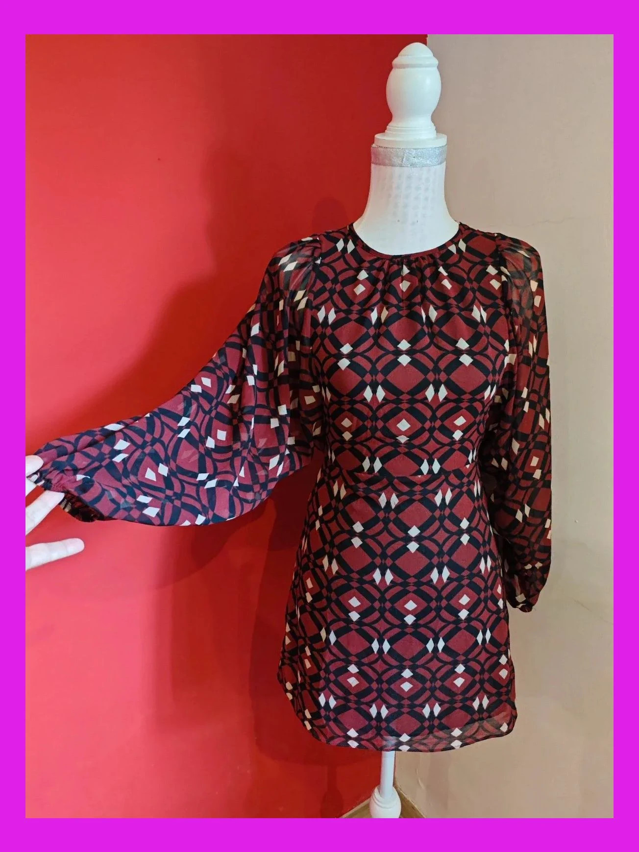 🌺 Bonito vestido mini de gasa tono caldera con estampado geométrico en negro y beige – Zara – taille XS / 34 / 6 2