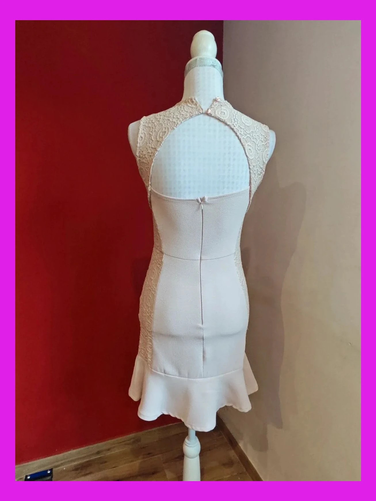 🌺Estiloso vestido de coctel tono rosa clarito con blonda en laterales y parte superior – Cayro – taille S / 36 / 8 5