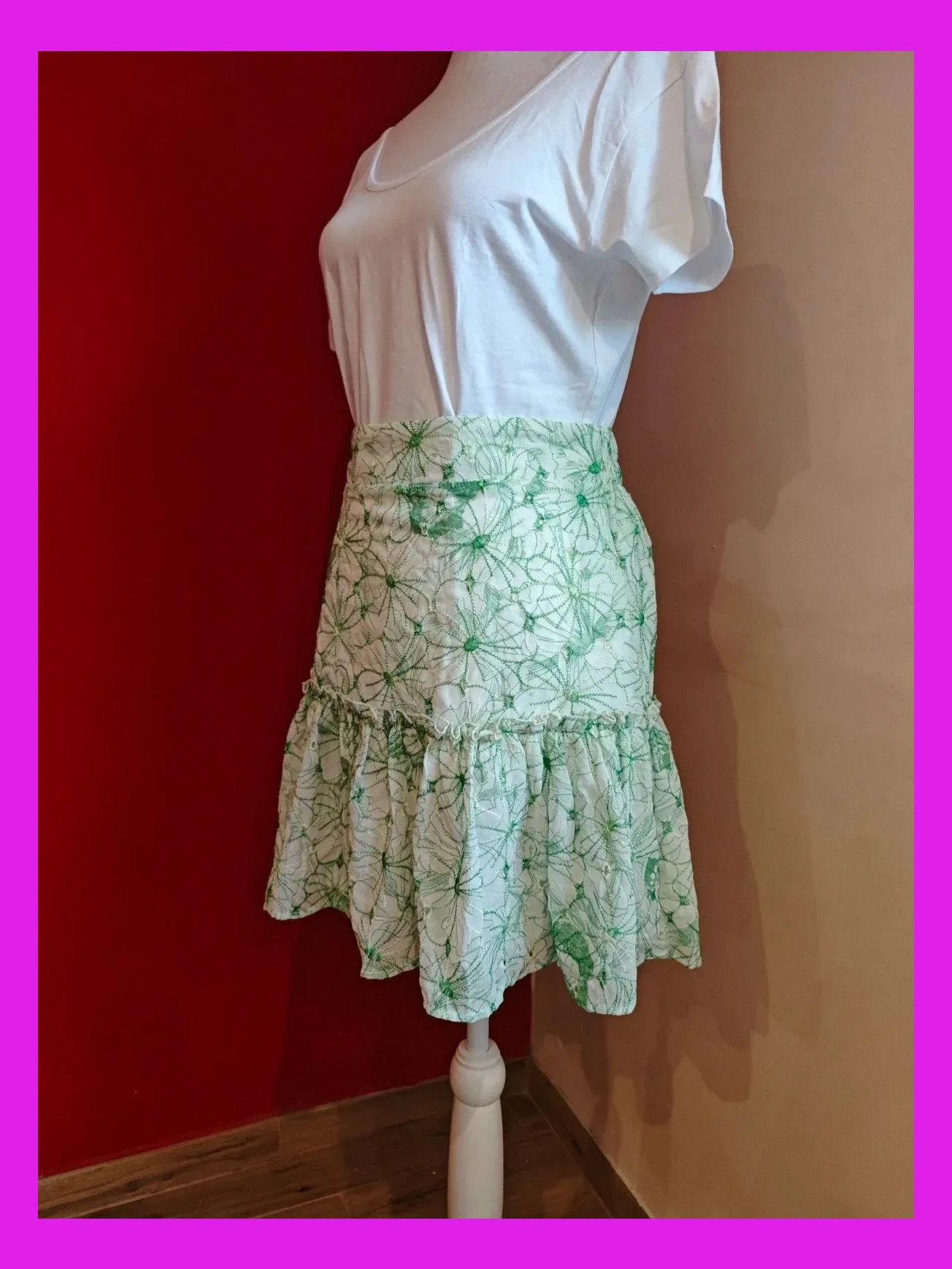 🌺 Original falda de gasa verde clarito con bordados tonos verdes con volante, talla S – Refined Department – taille S / 36 / 8 2