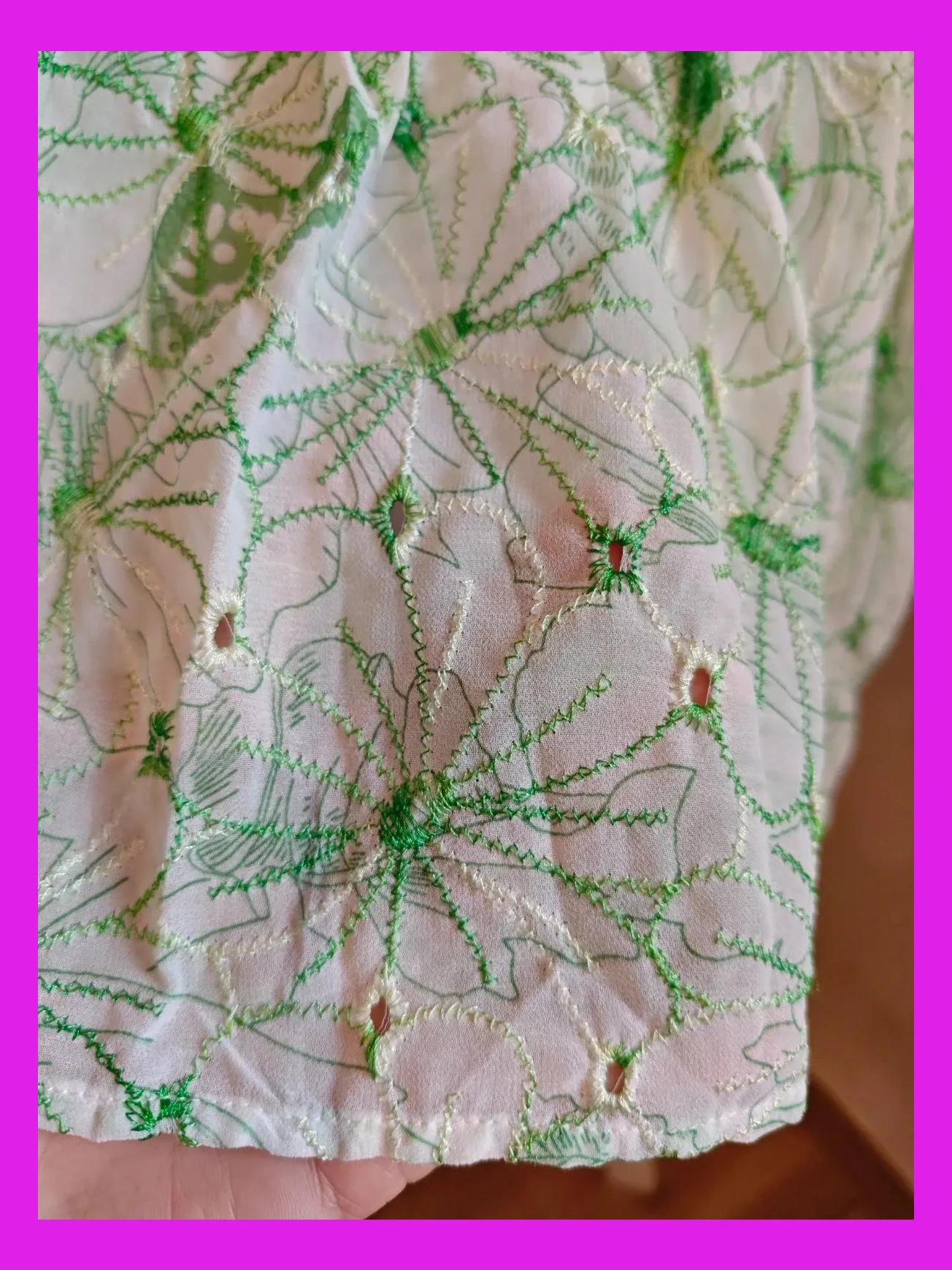 🌺 Original falda de gasa verde clarito con bordados tonos verdes con volante, talla S – Refined Department – taille S / 36 / 8 5