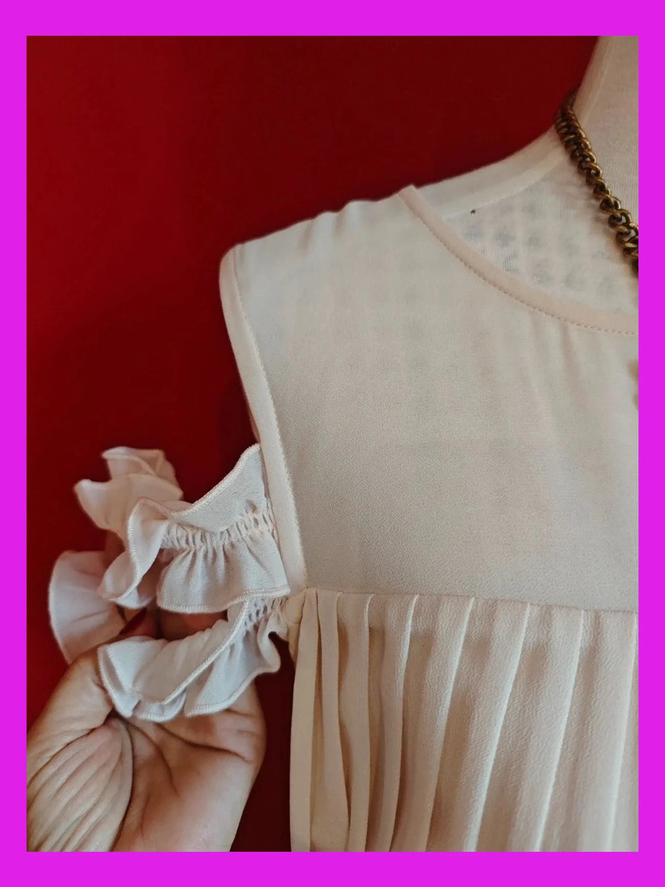 🌺 Elegante vestido plisado color rosa palo con tirantes fruncidos caídos sobre los brazos, de Vila – Vila – taille M / 38 / 10 5