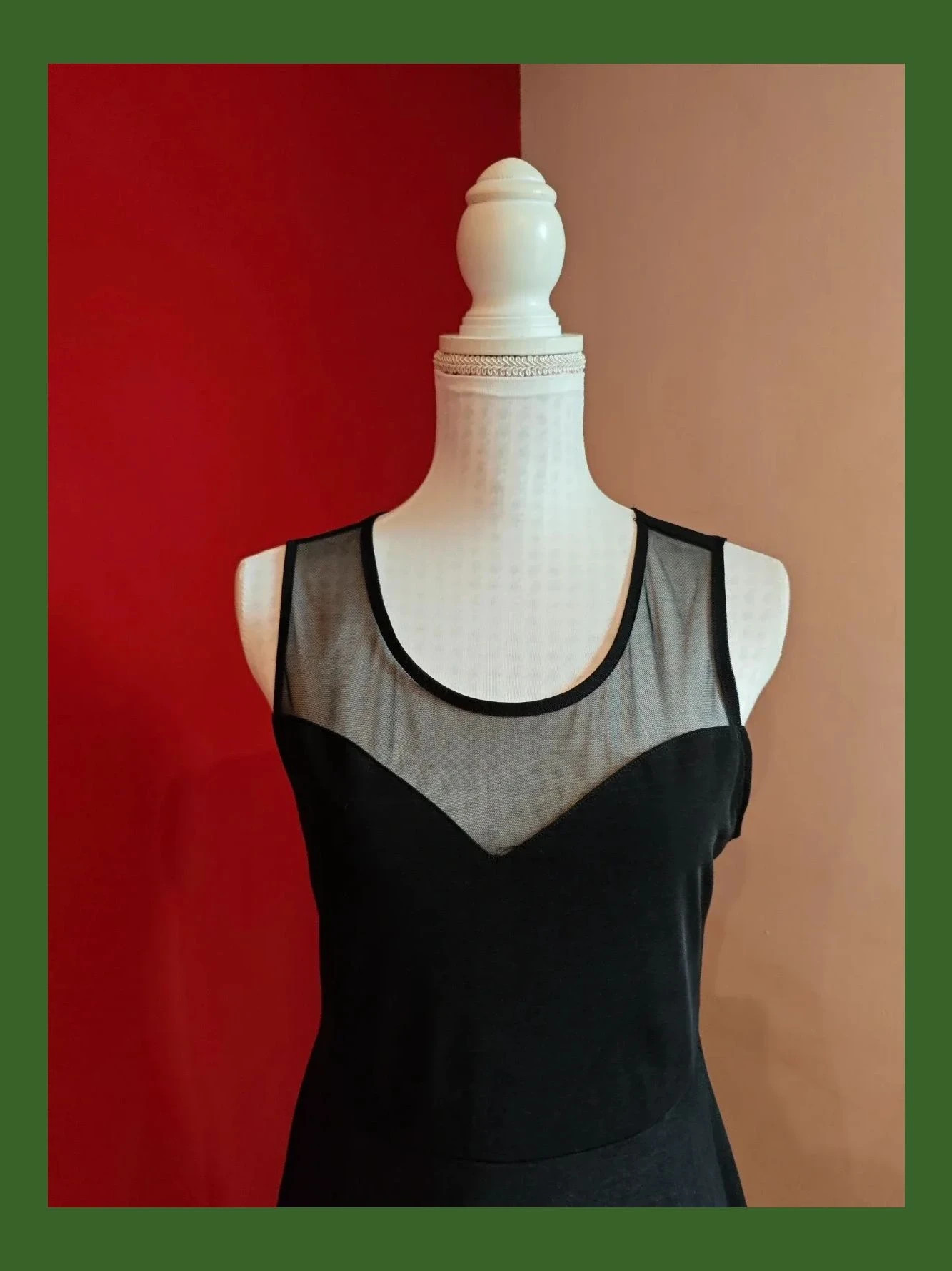 🌺 Elegante vestido de gasa elástica negra con transparencias en escote corazón – H&M Divided – taille M / 38 / 10 3
