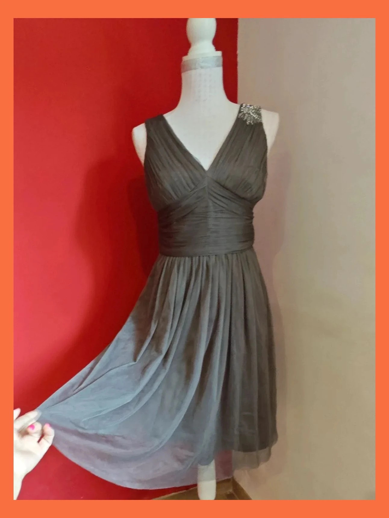🌺 Maravilloso vestido de gasa gris y parte superior drapeada y con brillantes plateados,de Esprit – Esprit – taille M / 38 / 10 2