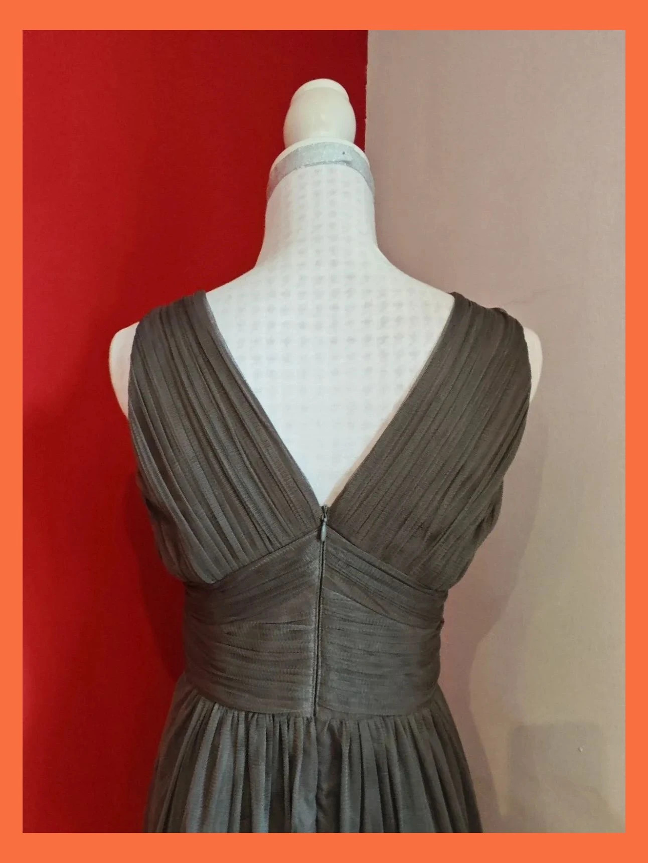 🌺 Maravilloso vestido de gasa gris y parte superior drapeada y con brillantes plateados,de Esprit – Esprit – taille M / 38 / 10 5