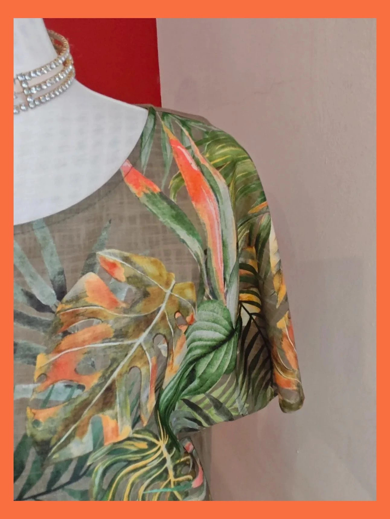 🌺 Camiseta con estampado tropical tonos verdes y naranja delante y liso de punto detrás – Cortefiel – taille XL / 42 / 14 3
