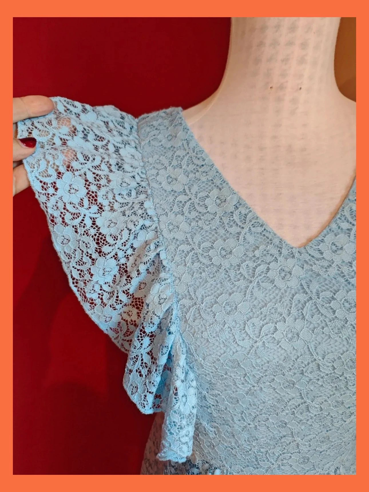 🌺 Vestido increíble de blonda elástica azul claro con volantes en los lados, talla M – Yumi – taille M / 38 / 10 5