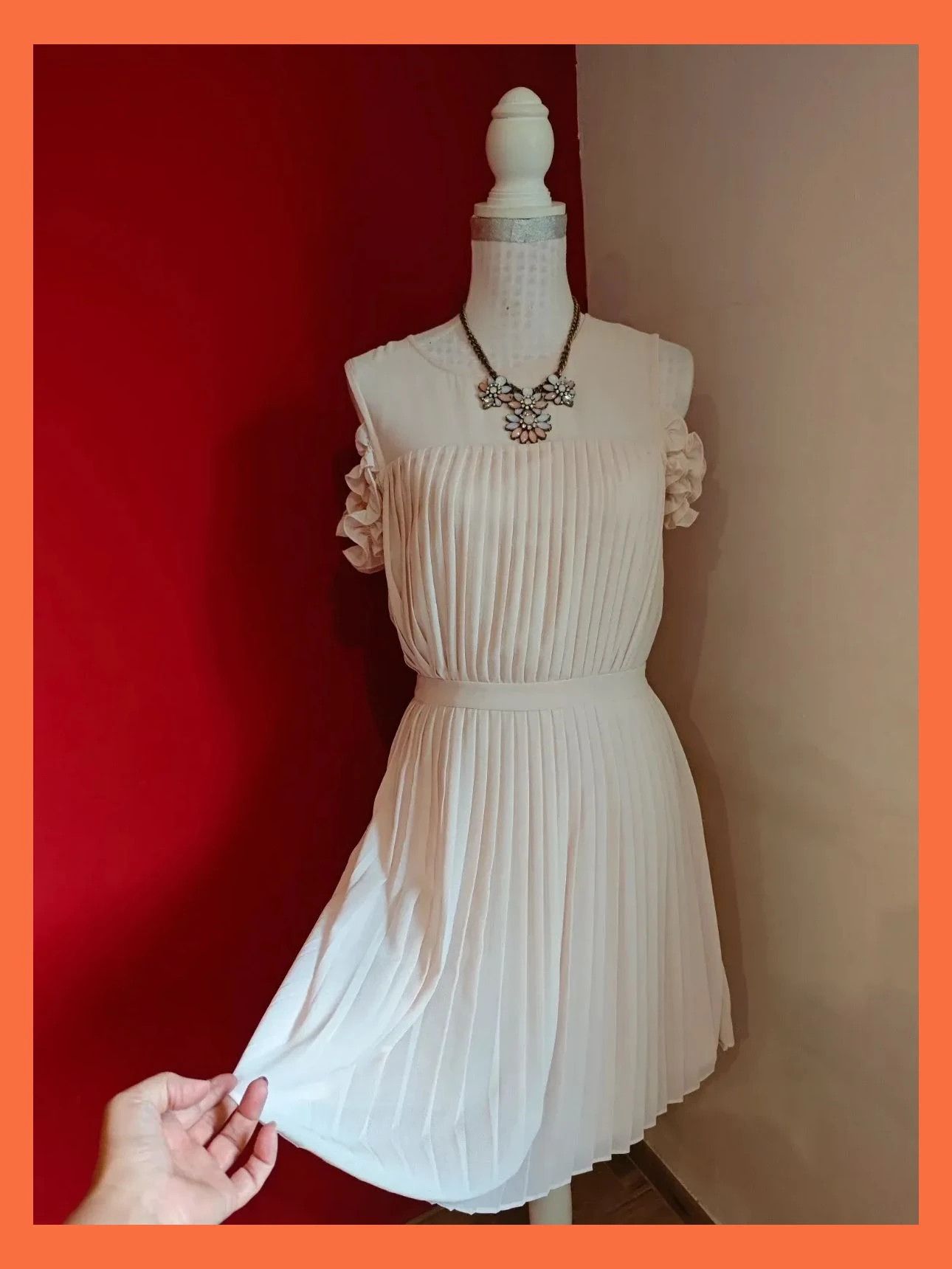 🌺 Elegante vestido plisado color rosa palo con tirantes fruncidos caídos sobre los brazos, de Vila – Vila – taille M / 38 / 10 2