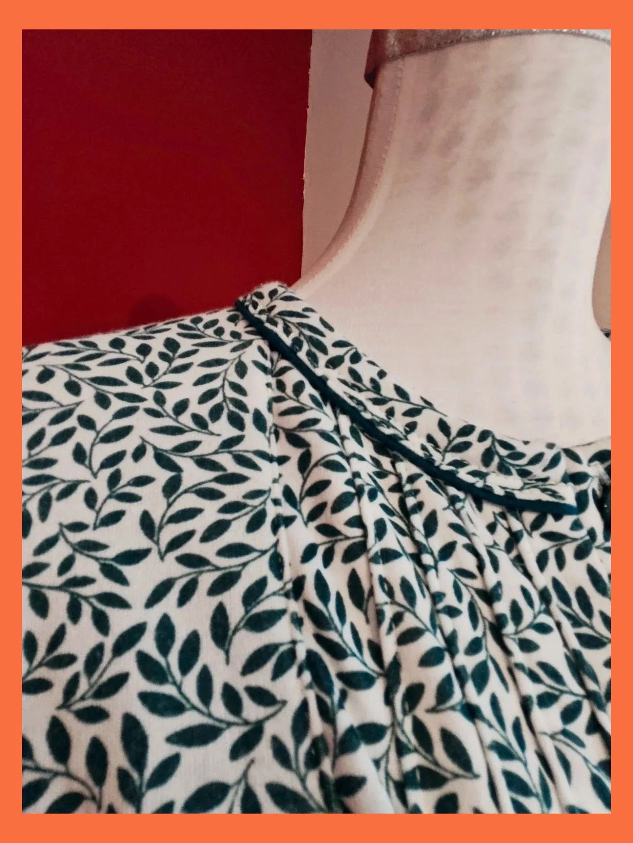 🌺 Cómodo y calentito pijama de algodón 85% verde y blanco con estampado de hojas en la camiseta – Sweet Secret – taille XXL / 44 / 16 4