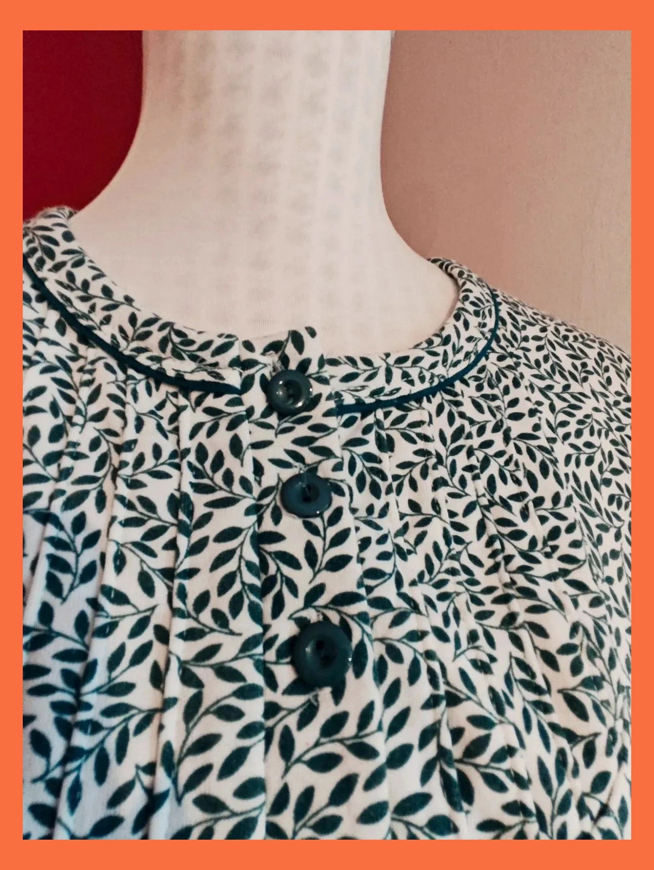 🌺 Cómodo y calentito pijama de algodón 85% verde y blanco con estampado de hojas en la camiseta – Sweet Secret – taille XXL / 44 / 16 3