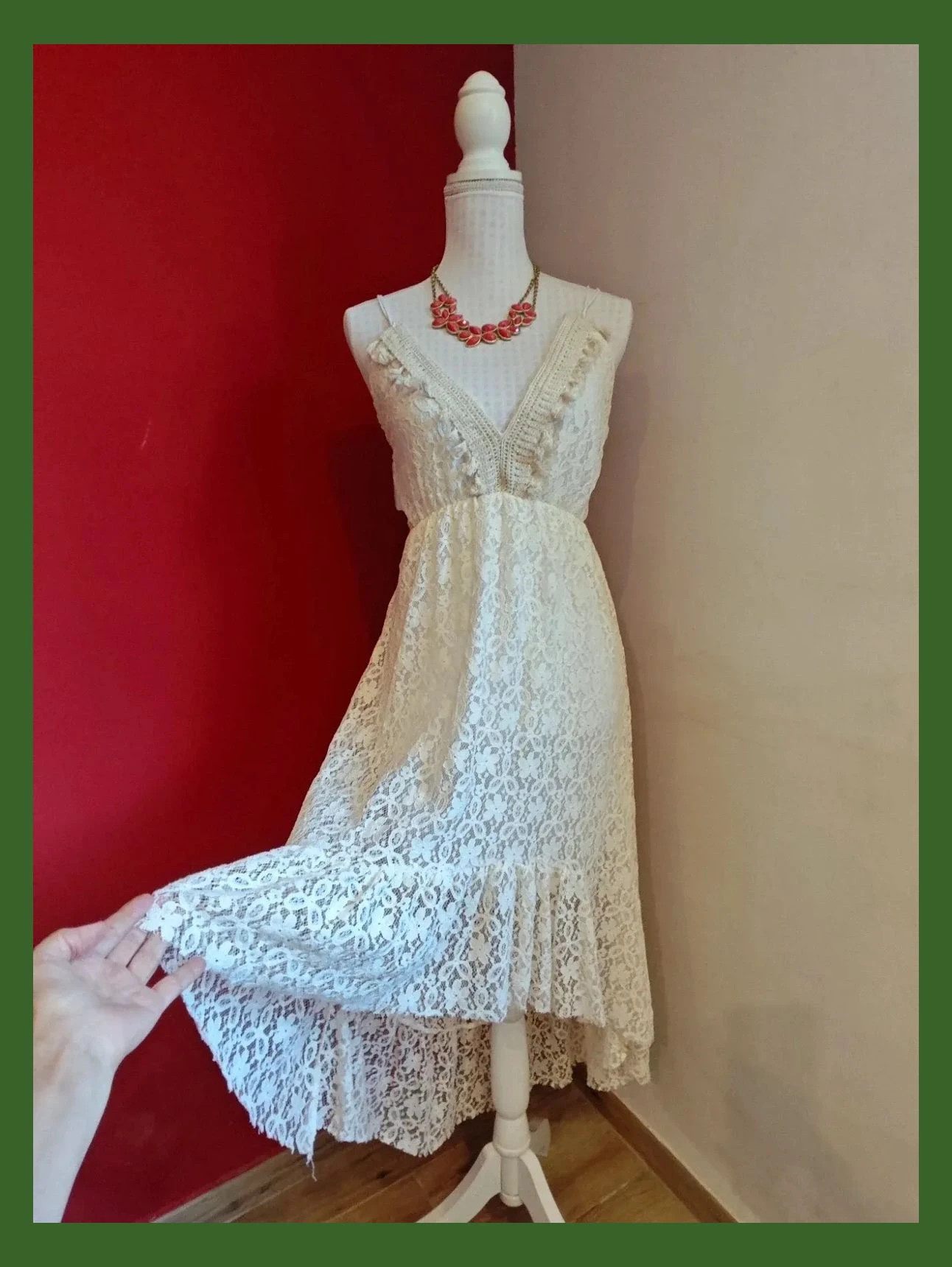 🌺Precioso vestido de blonda tono crema con bajo asimétrico – New Collection – taille XXL / 44 / 16 2