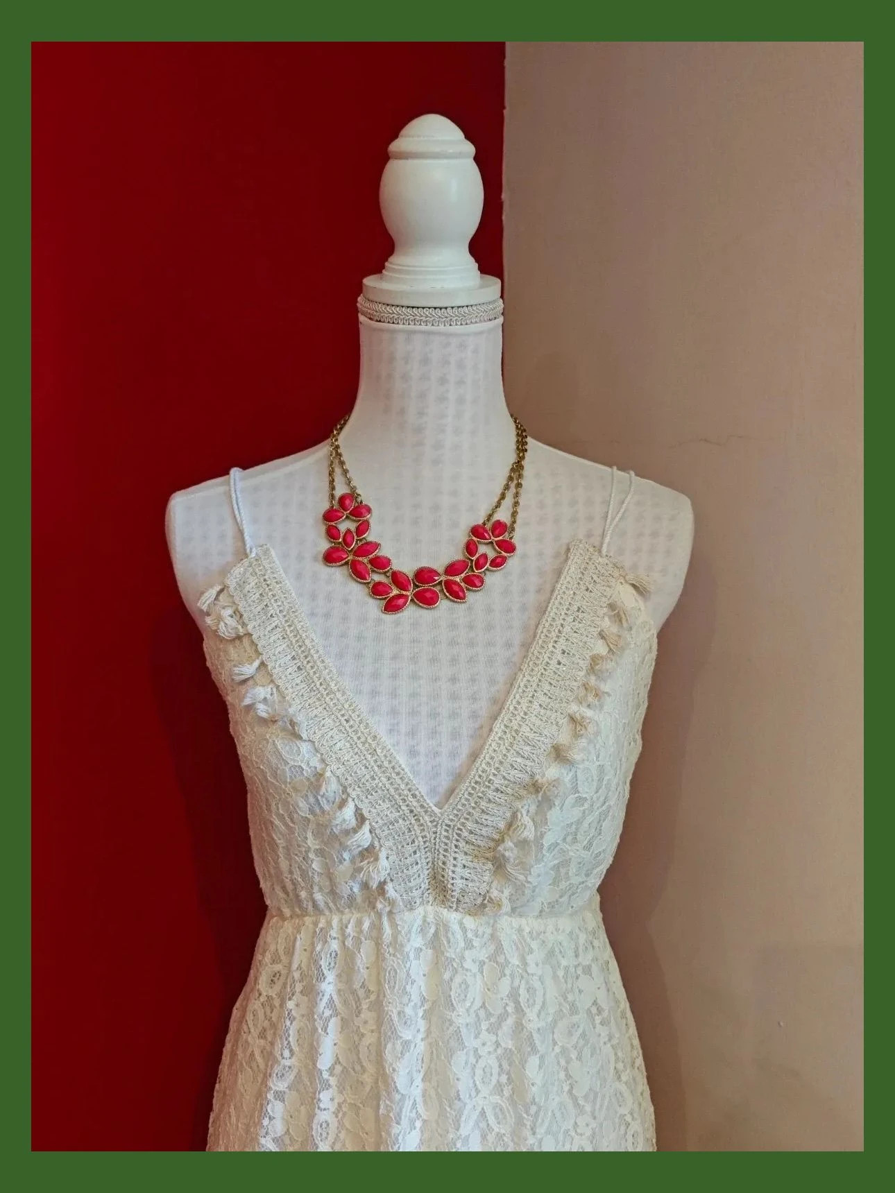 🌺Precioso vestido de blonda tono crema con bajo asimétrico – New Collection – taille XXL / 44 / 16 4