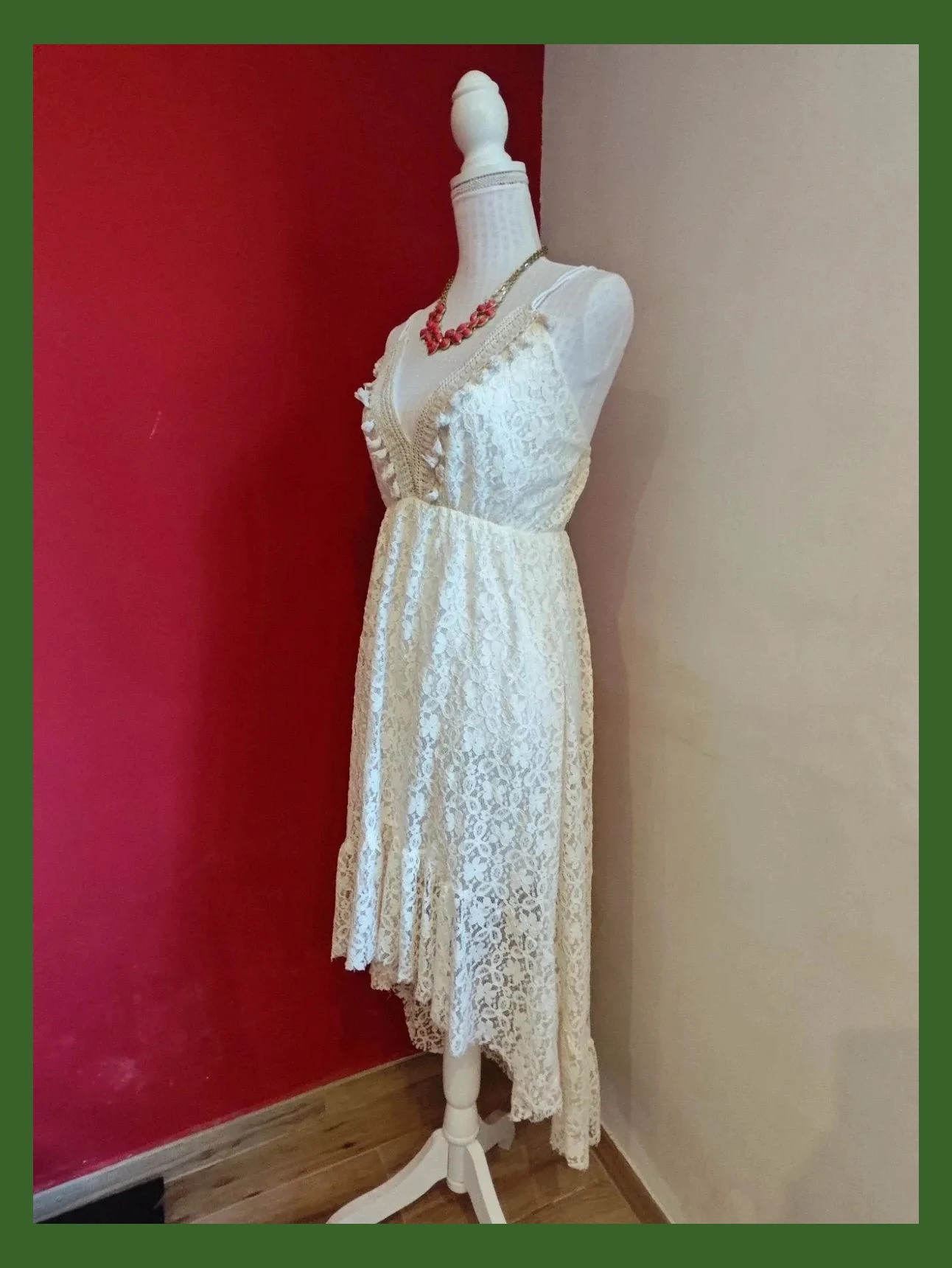 🌺Precioso vestido de blonda tono crema con bajo asimétrico – New Collection – taille XXL / 44 / 16 3