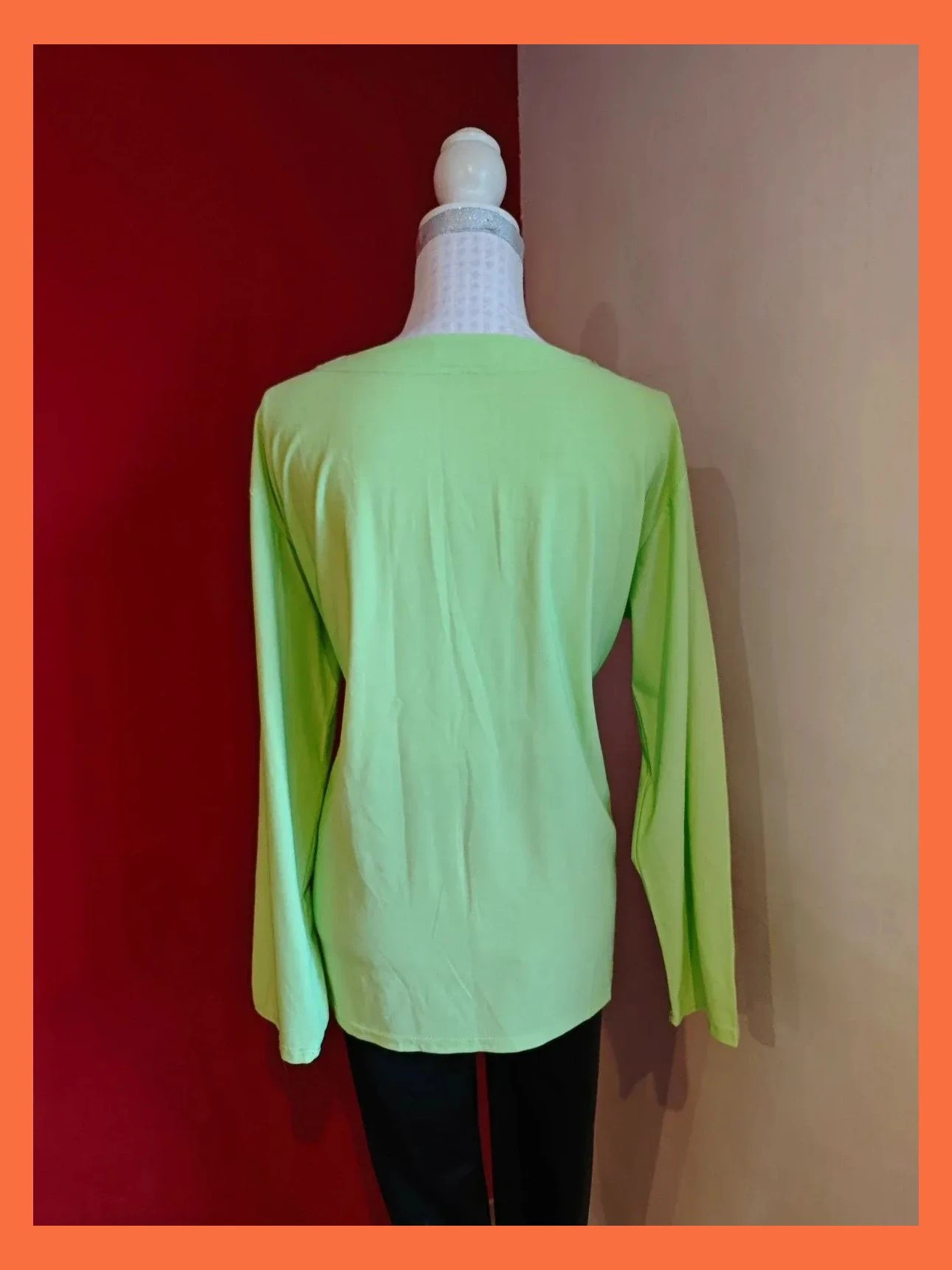 🌺 Camiseta verde menta claro con brillantitos plateados en escote – Hooray – taille 5XL / 50 / 22 5
