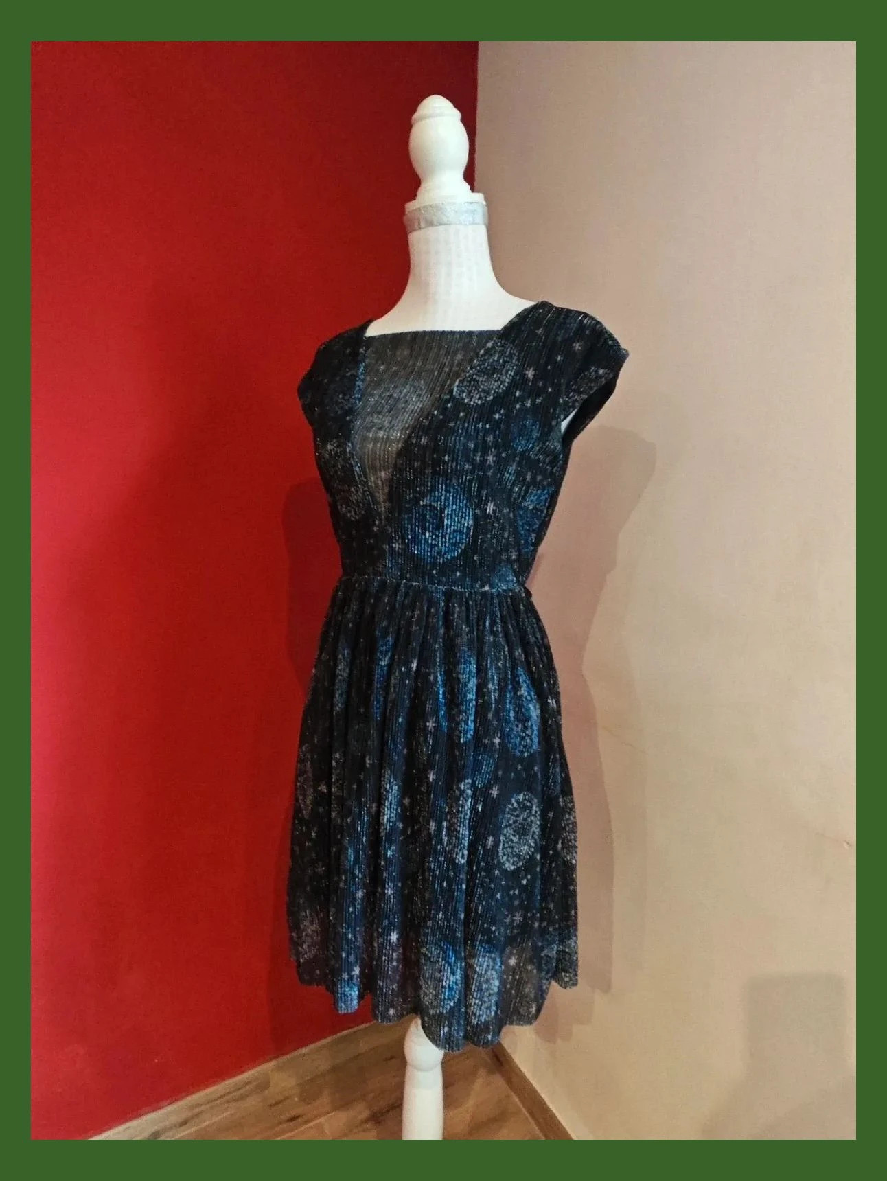 🌺 Elegante vestido para eventos de gasa plisada negra con brillos plateados y espalda abierta – Clockhouse – taille M / 38 / 10 4