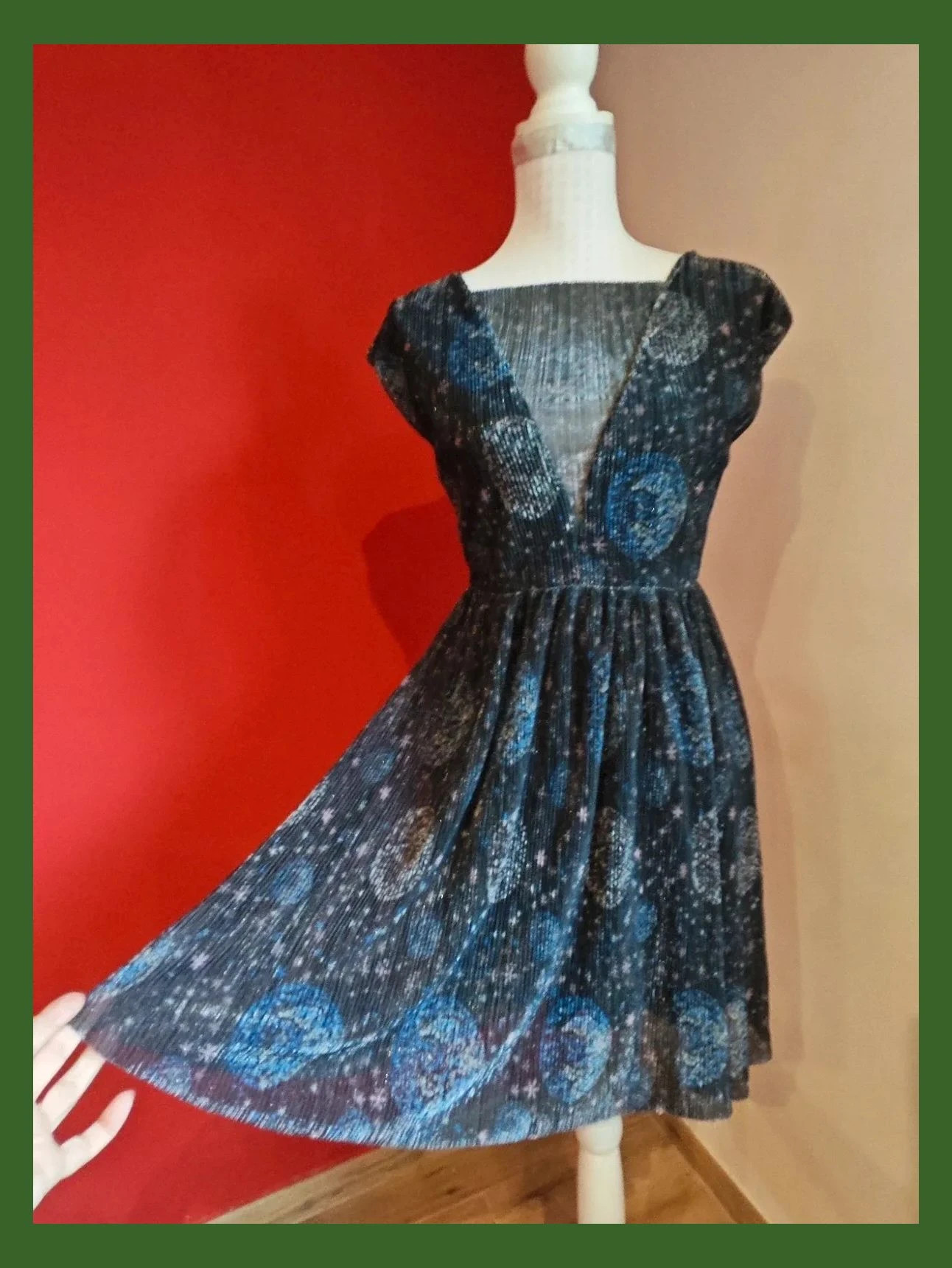 🌺 Elegante vestido para eventos de gasa plisada negra con brillos plateados y espalda abierta – Clockhouse – taille M / 38 / 10 3
