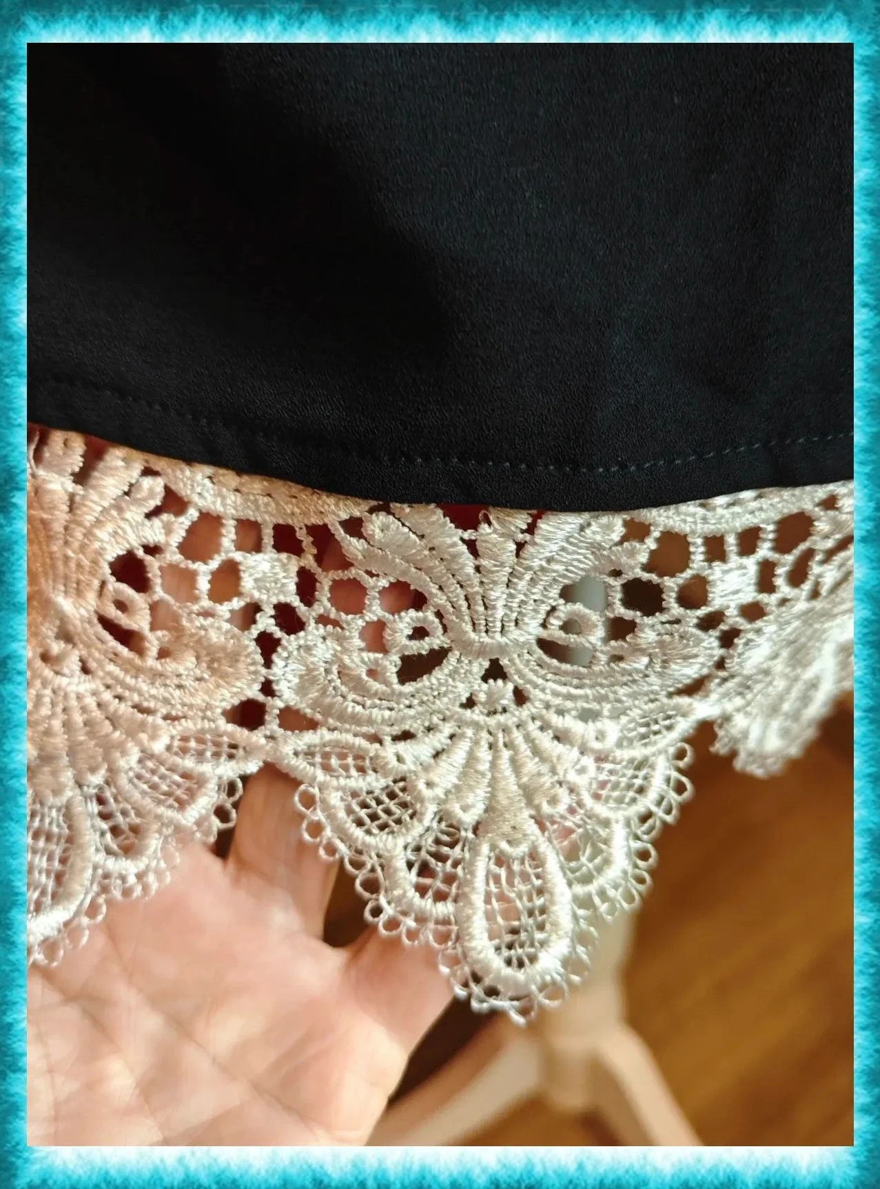 🌺 Precioso vestido entallado negro con crochet blanco en cintura mangas y bajo – GIRLS ON FILM – taille M / 38 / 10 5