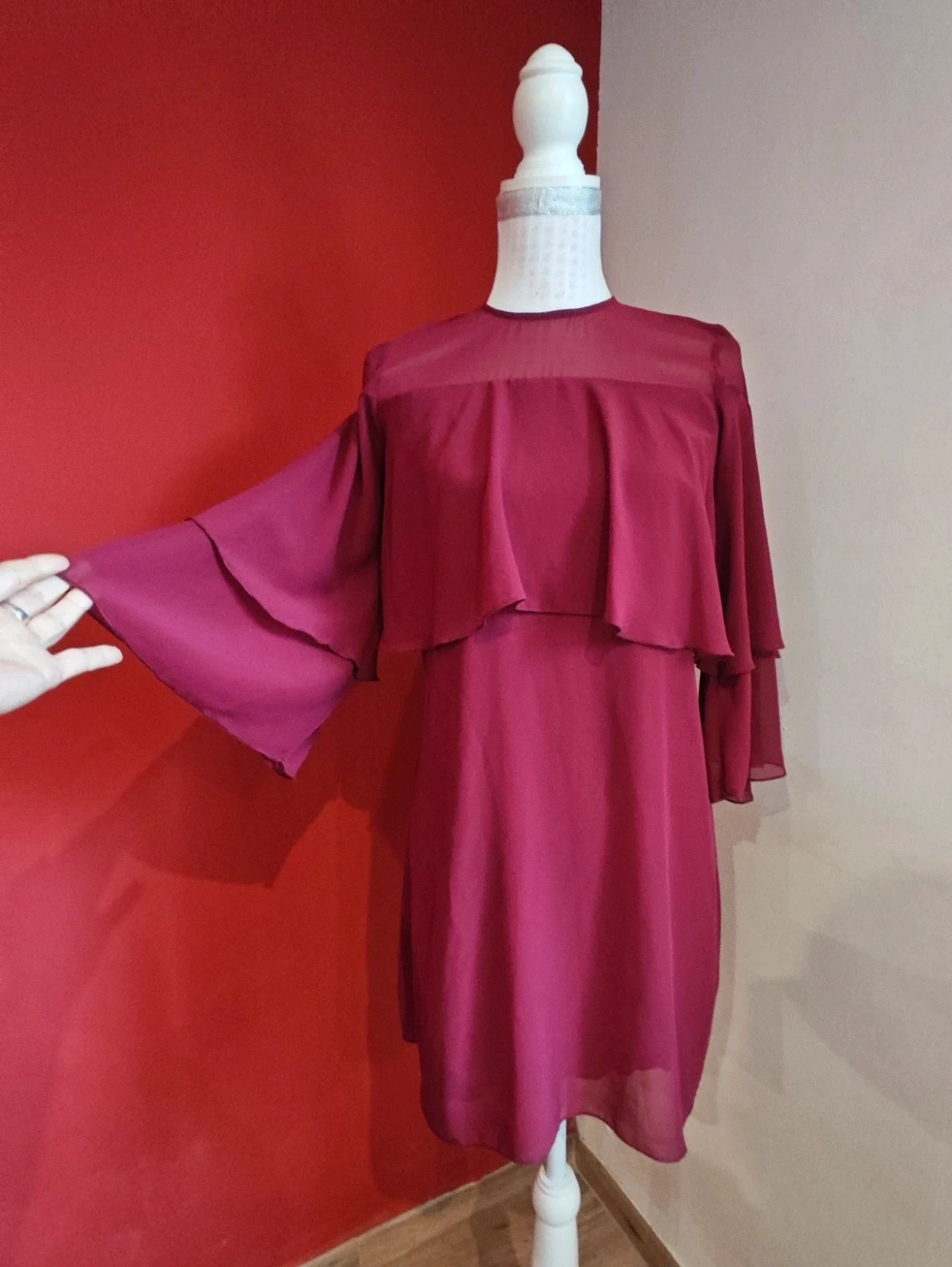 🌺 Original vestido de gasa granate con volante en la parte superior y en las mangas – Linú – taille L / 40 / 12 2