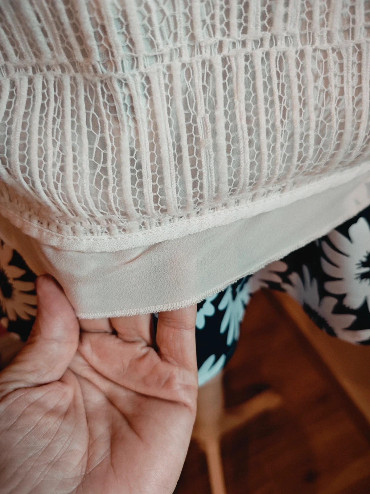 🌺 Bonita blusa de ganchillo calado tejido texturizado con forro que sobresale abajo – Local – taille XL / 42 / 14 5