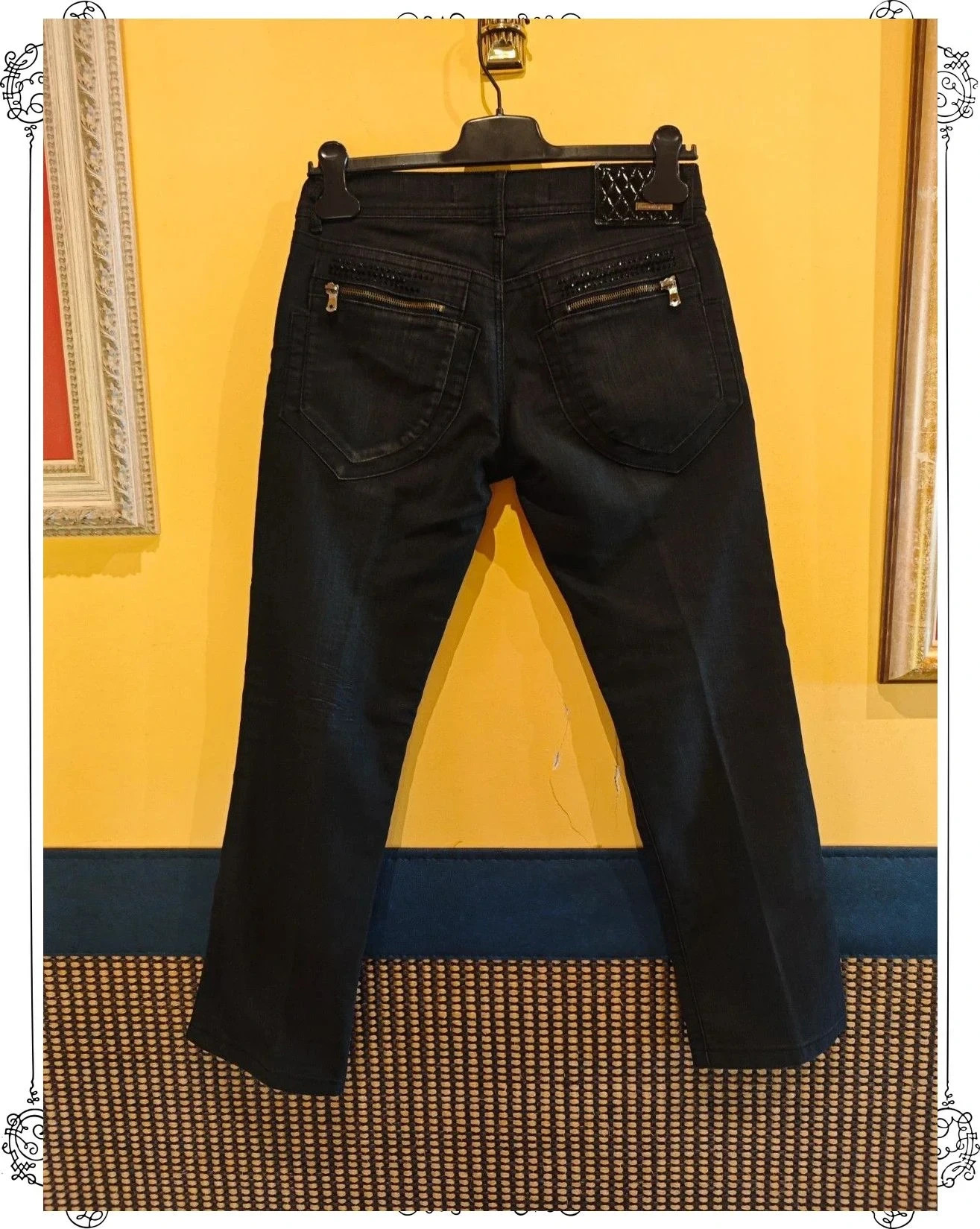 🌺 Elegante vaquero negro deslavado con abalorios y cremallera en bolsillos traseros, de Ferrache – Ferrache – taille M / 38 / 10 5