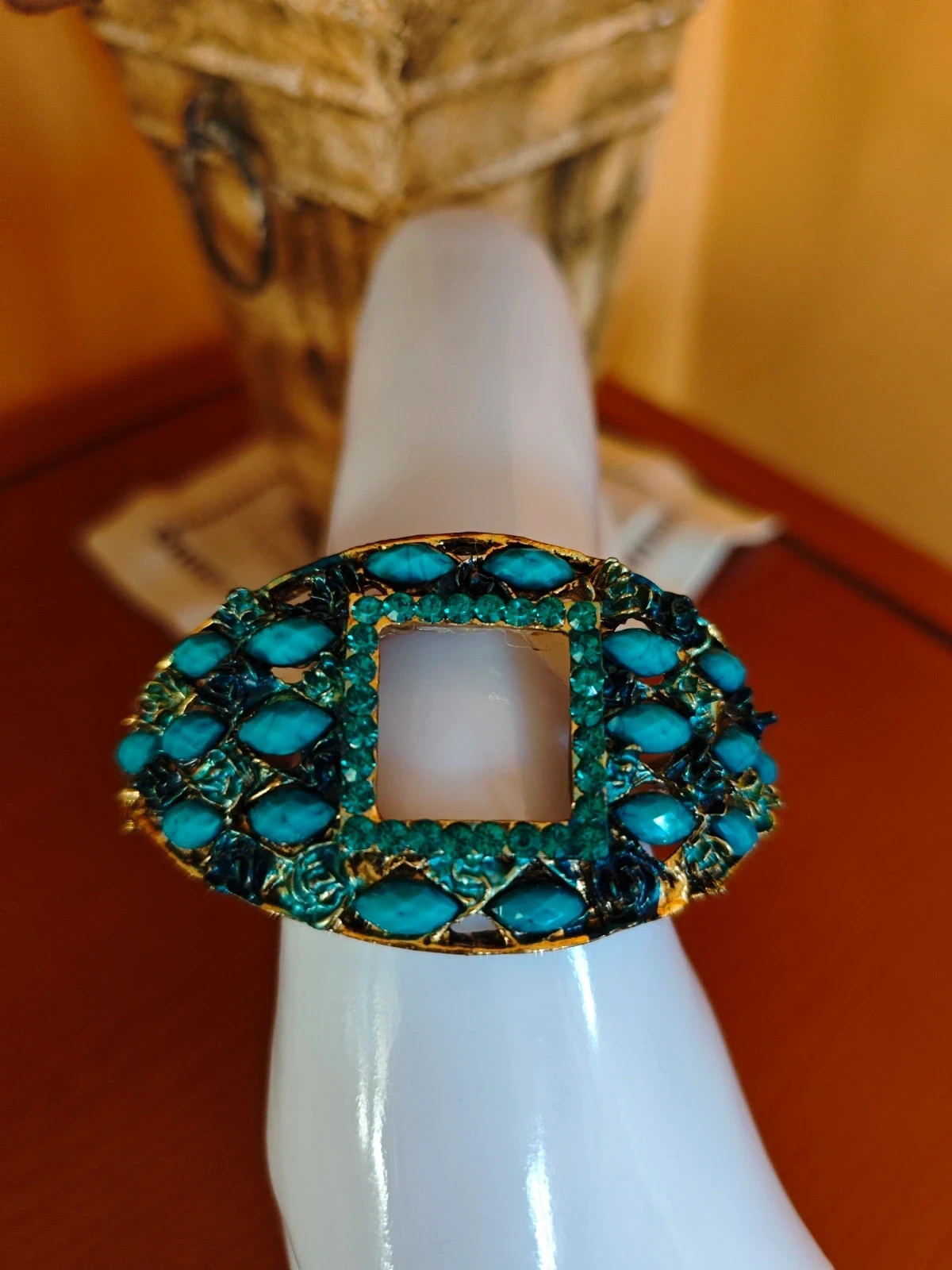 🌺Pulsera vintage dorado envejecido con abalorios azul turquesa. Cierre de clip 2