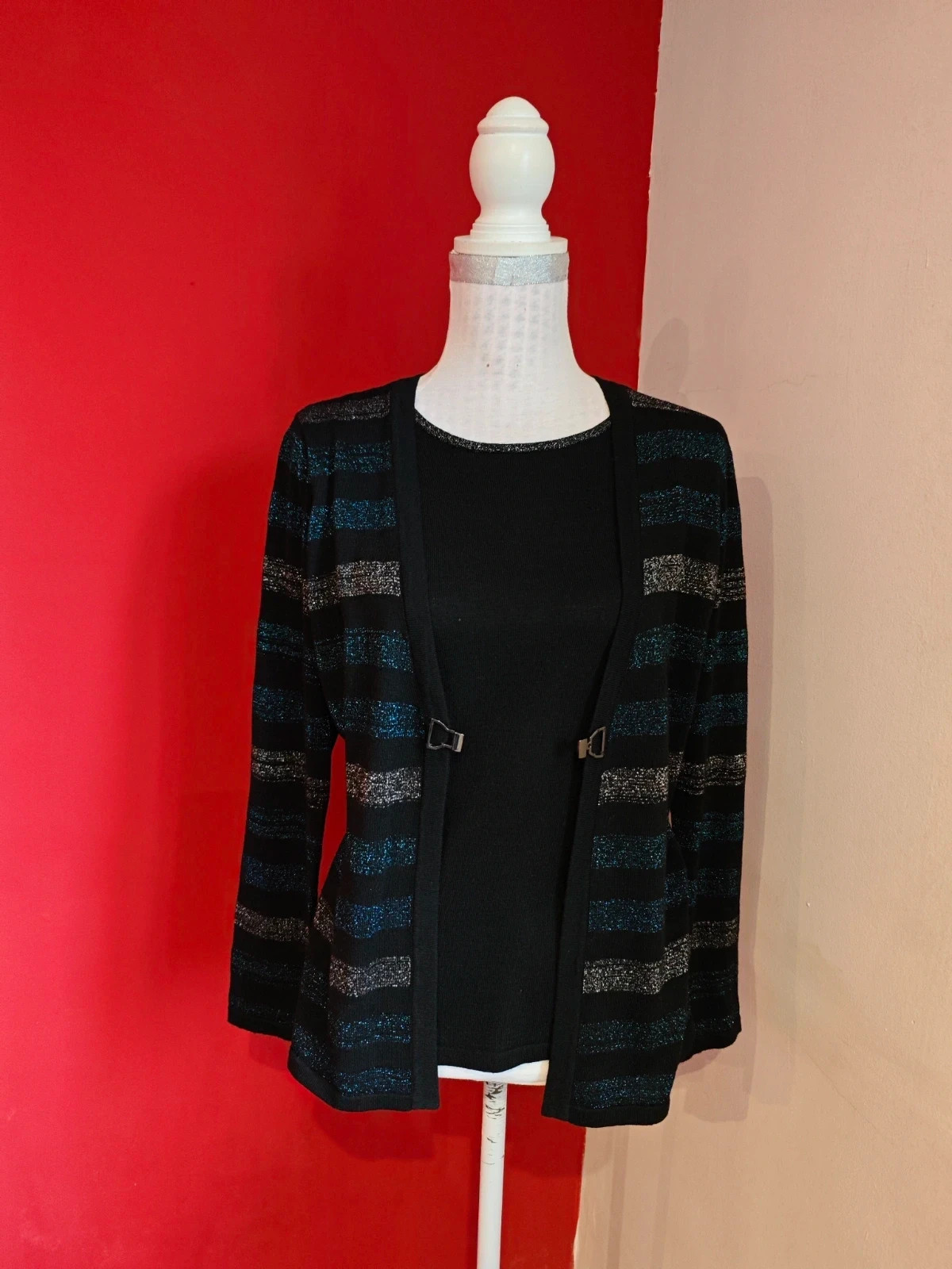 🌺 Original jersey con solapas con broche de punto negro con franjas azul y plateado con brillos – C&A – taille L / 40 / 12 3