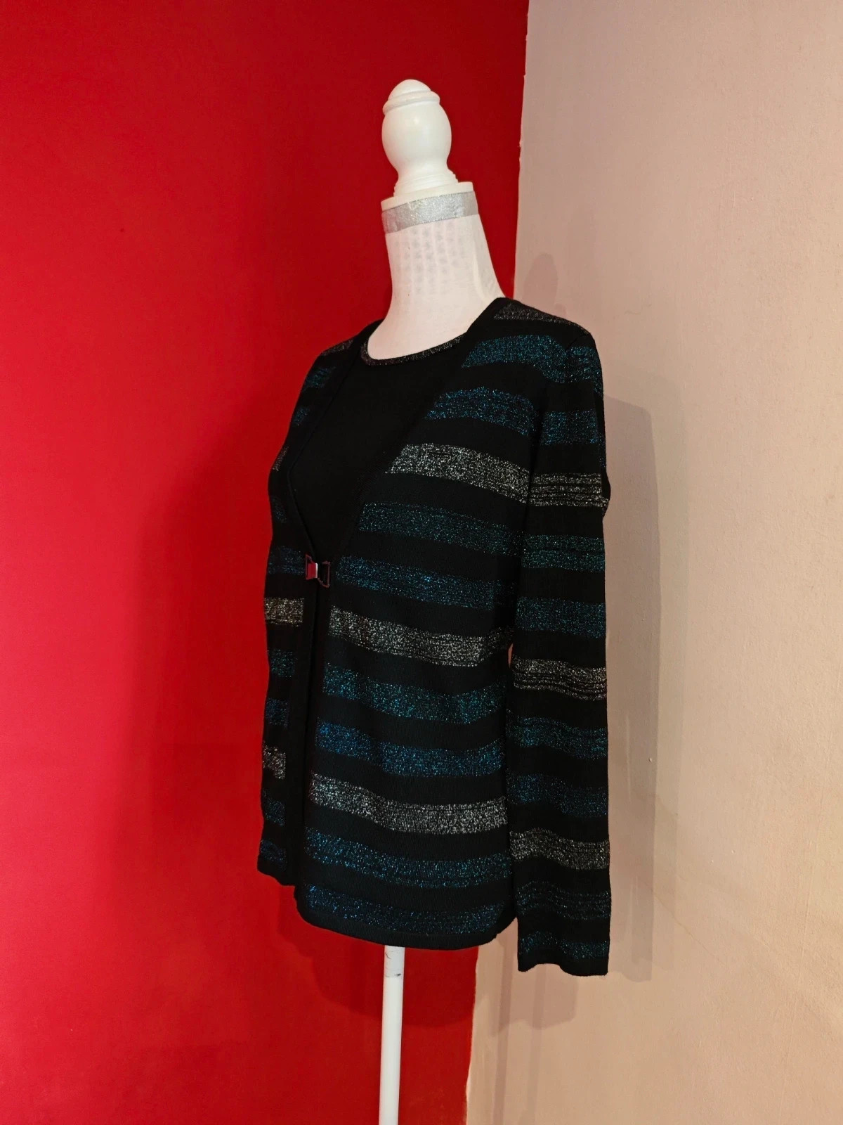 🌺 Original jersey con solapas con broche de punto negro con franjas azul y plateado con brillos – C&A – taille L / 40 / 12 5