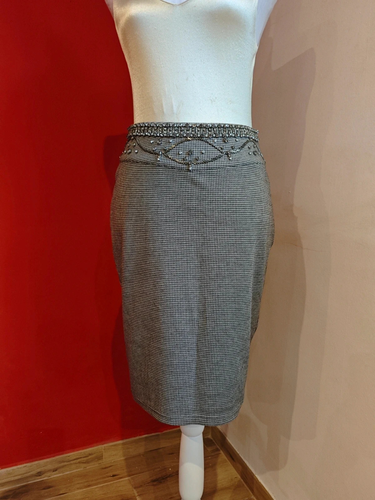 🌺 Bonita falda entallada con estampado pata de gallo con brillantes cosidos en cintura, talla M – Strena – taille M / 38 / 10 2