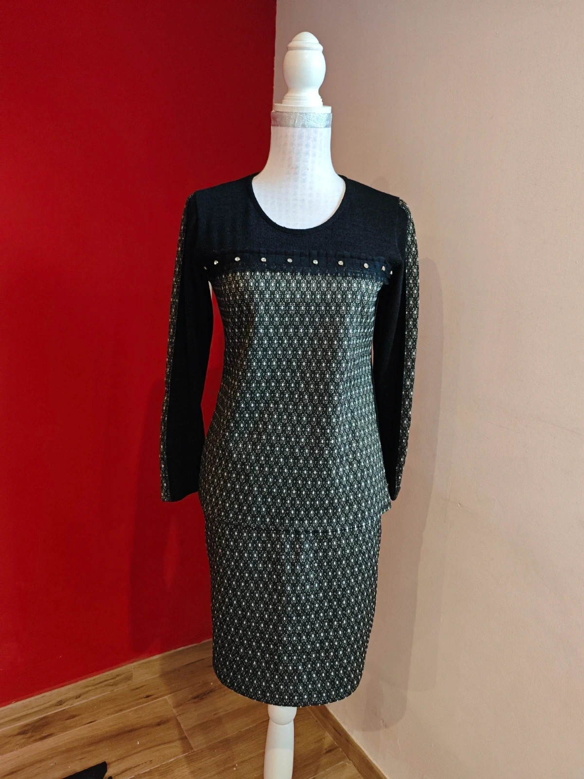 🌺 Elegante conjunto de blusa y falda punto negro y figuras doradas y blanco con brillantes – Festa – taille M / 38 / 10 2