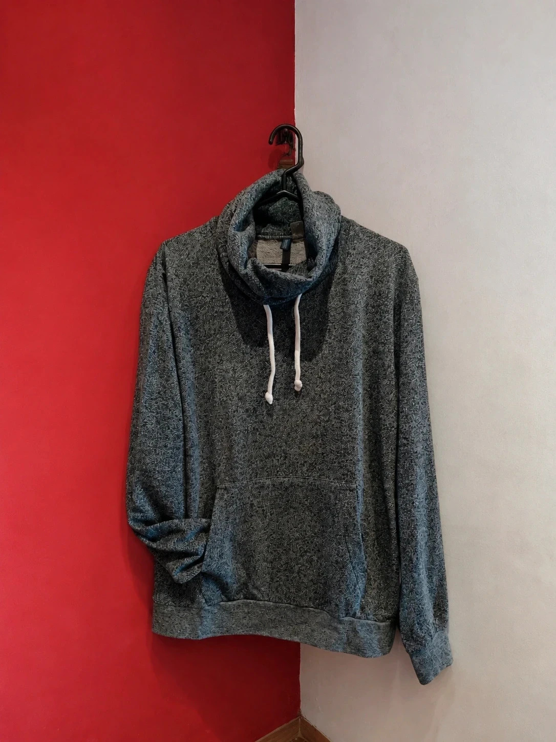 🌺 Sudadera 50% algodón jaspeado azul y blanco con cuello doblado