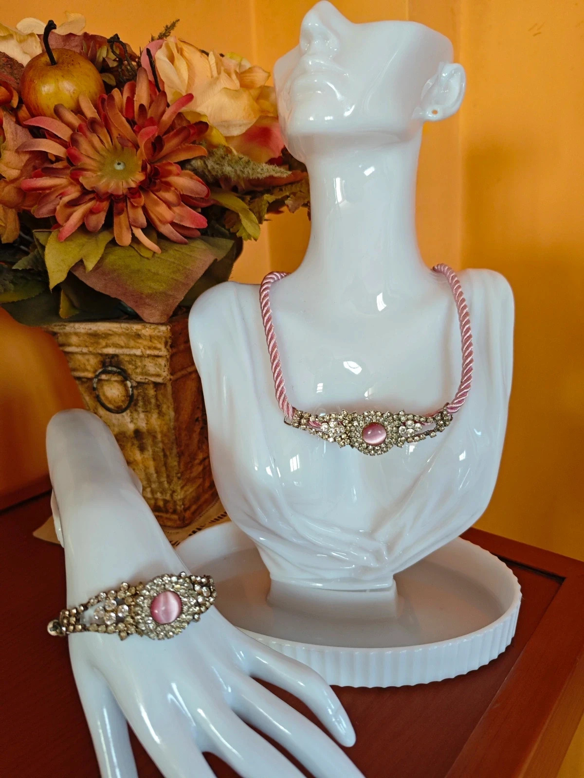 🌺Conjunto de gargantilla y pulsera con cordón rosa y pieza de brillantes
