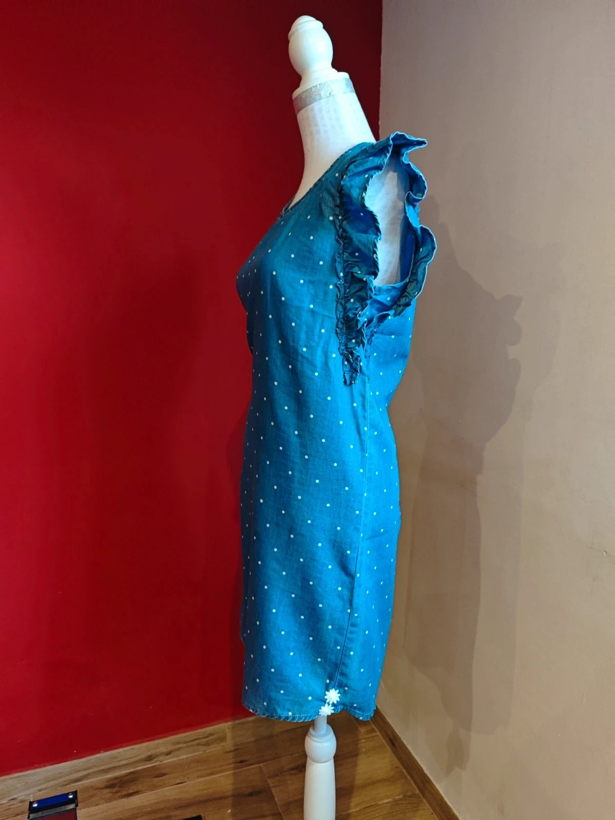 🌺 Bonito vestido de tela fina vaquera de algodón con topos blancos y volantes en hombros, talla L – Unit – taille L / 40 / 12 2
