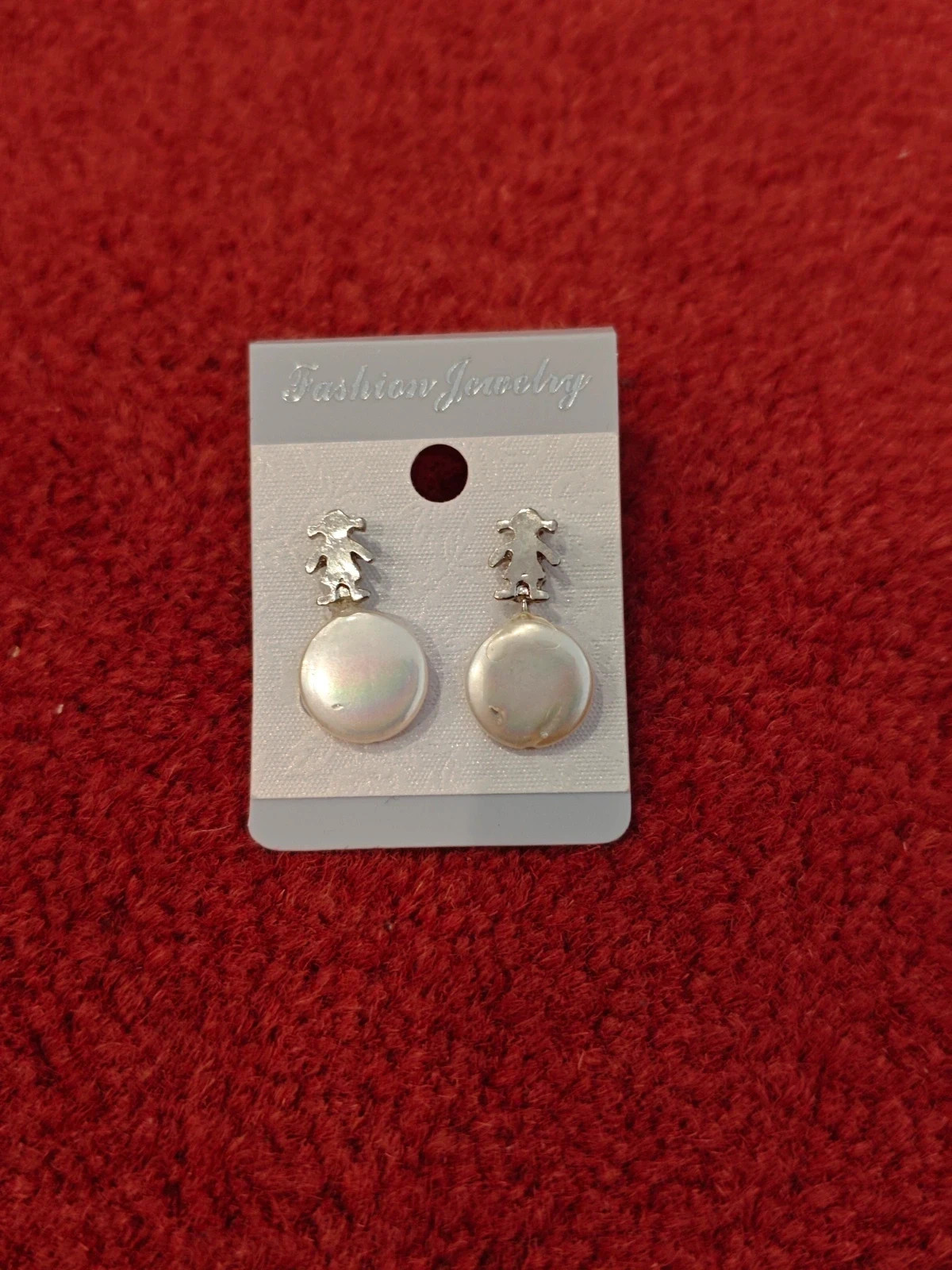 🌺Pendientes con figura de niña plateada con perla plana – Fashion Jewelry 3