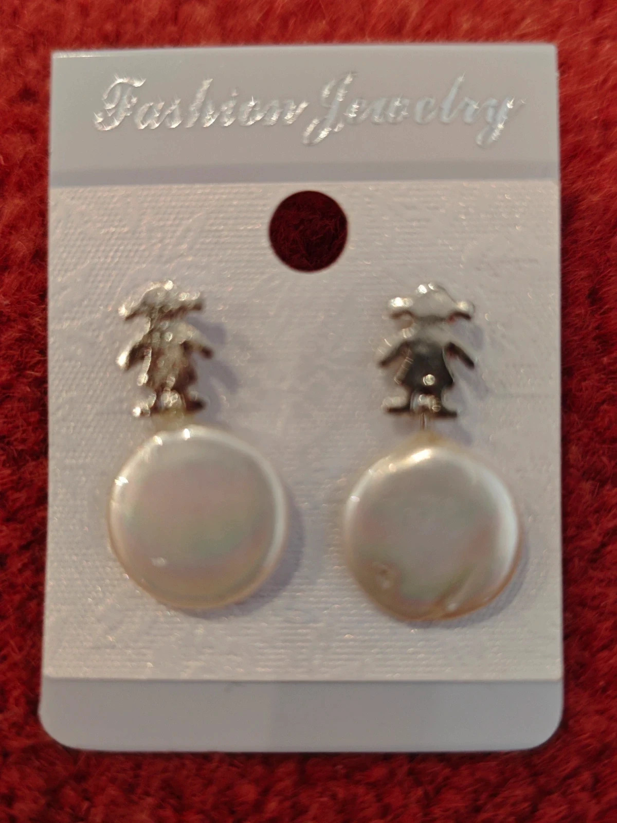 🌺Pendientes con figura de niña plateada con perla plana