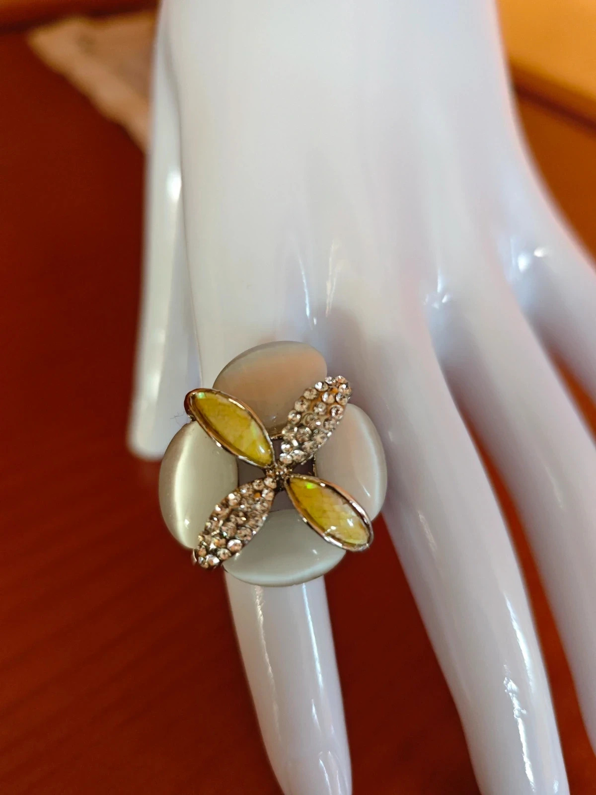 🌺Divino anillo plateado con piezas nacaradas y hojas doradas y brillantes – Vintage Dressing – taille 18,5 mm 2
