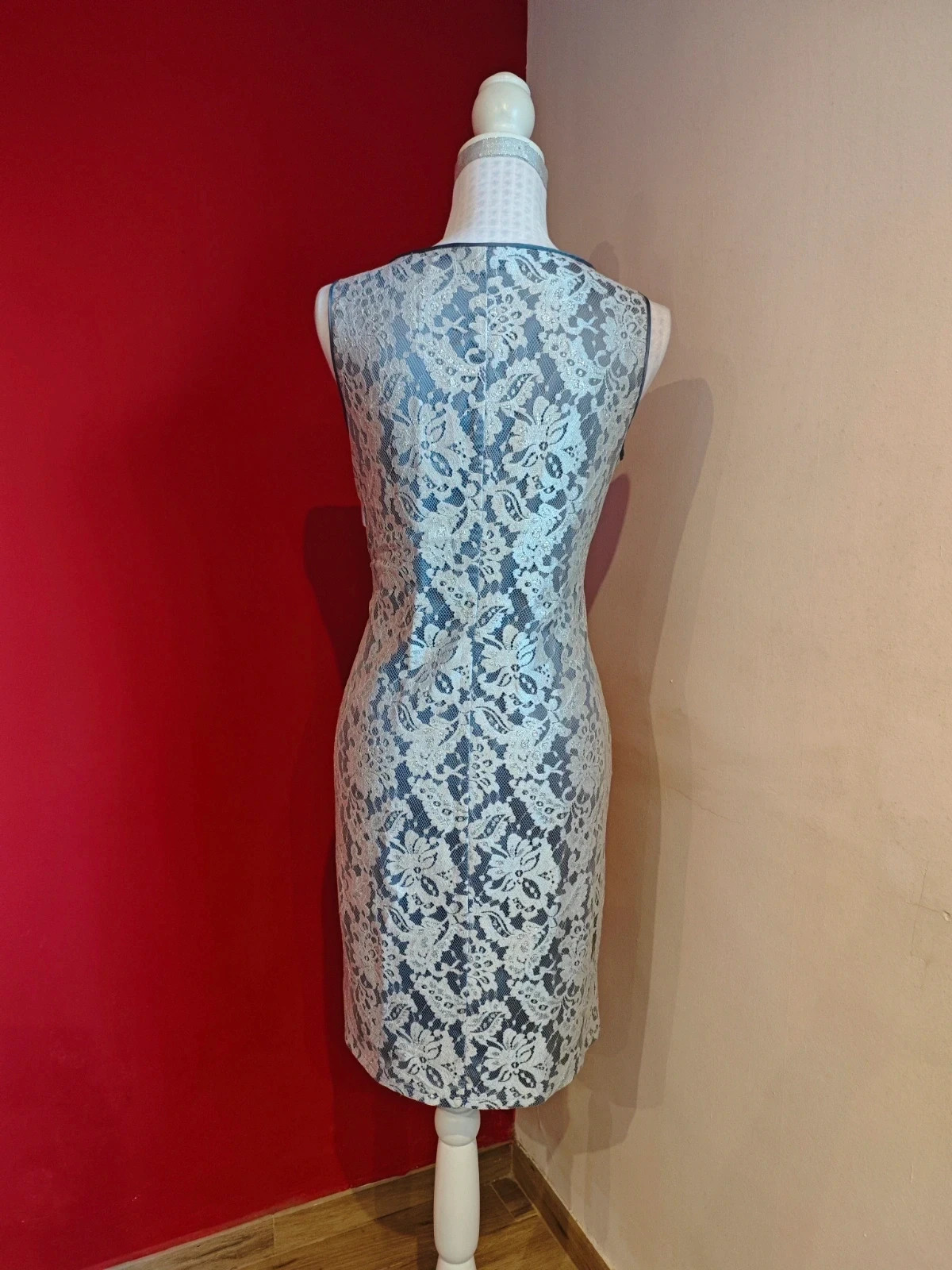 🌺 Precioso vestido de blonda plateada con brillos – El Corte Inglés – taille L / 40 / 12 5